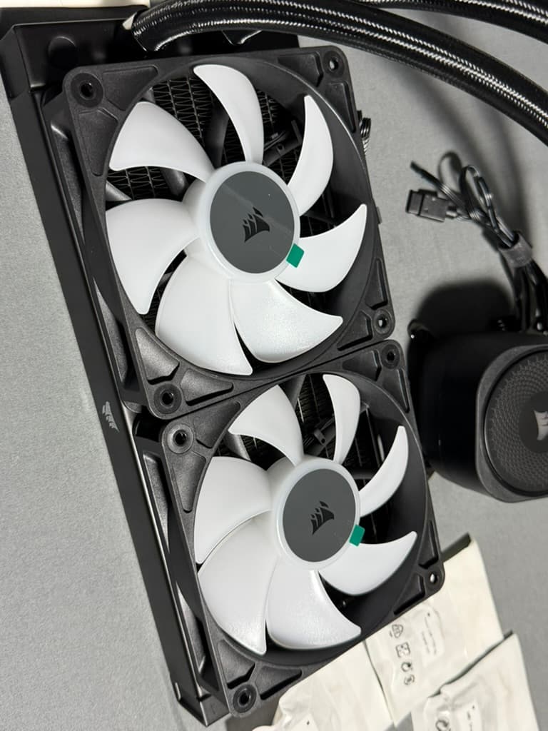CORSAIR Nautilus 240 RS ARGB Liquid CPU Cooler Black ‎CW-9060092-WW