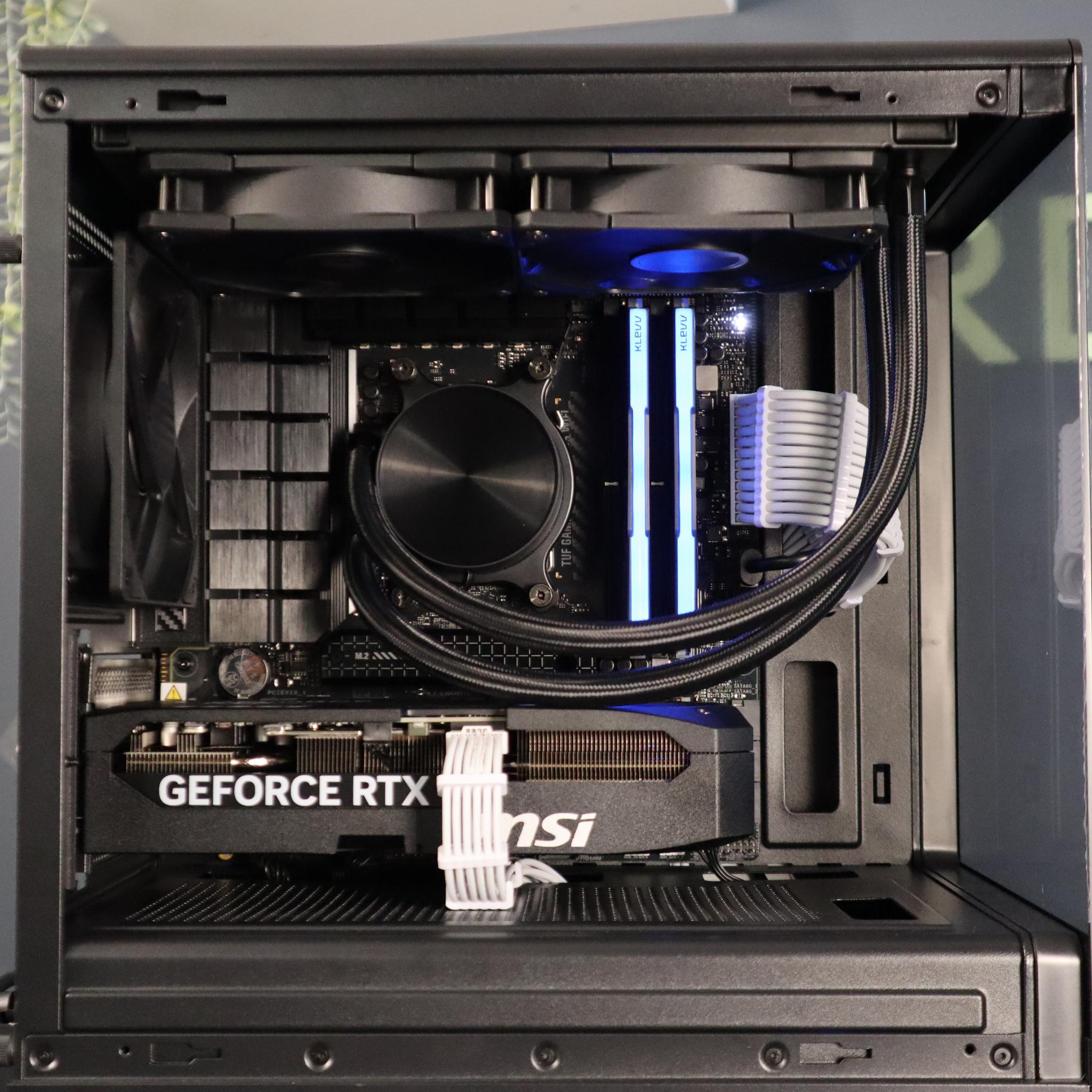 BRAND NEW 5070 GAMING PC | 9600X | 32GB DDR5 | 1TB NVME | 240MM AIO | 850W PSU |