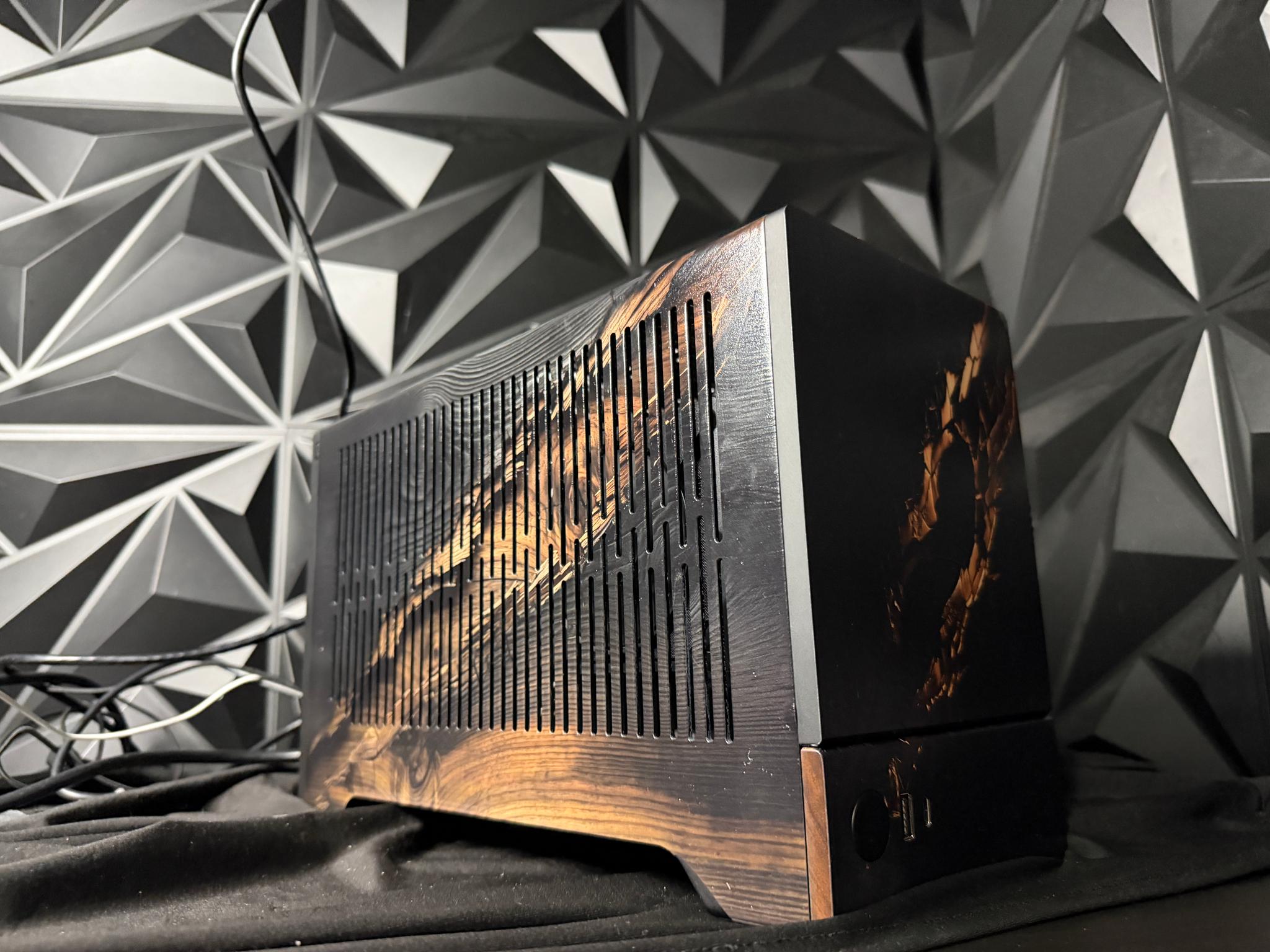 🌙🌲 MIDNIGHT OAK 🌲🌙 Ryzen 7 7700X| RTX 5070| 32 GB DDR5| 2 TB Nvme | 850W Gold PSU