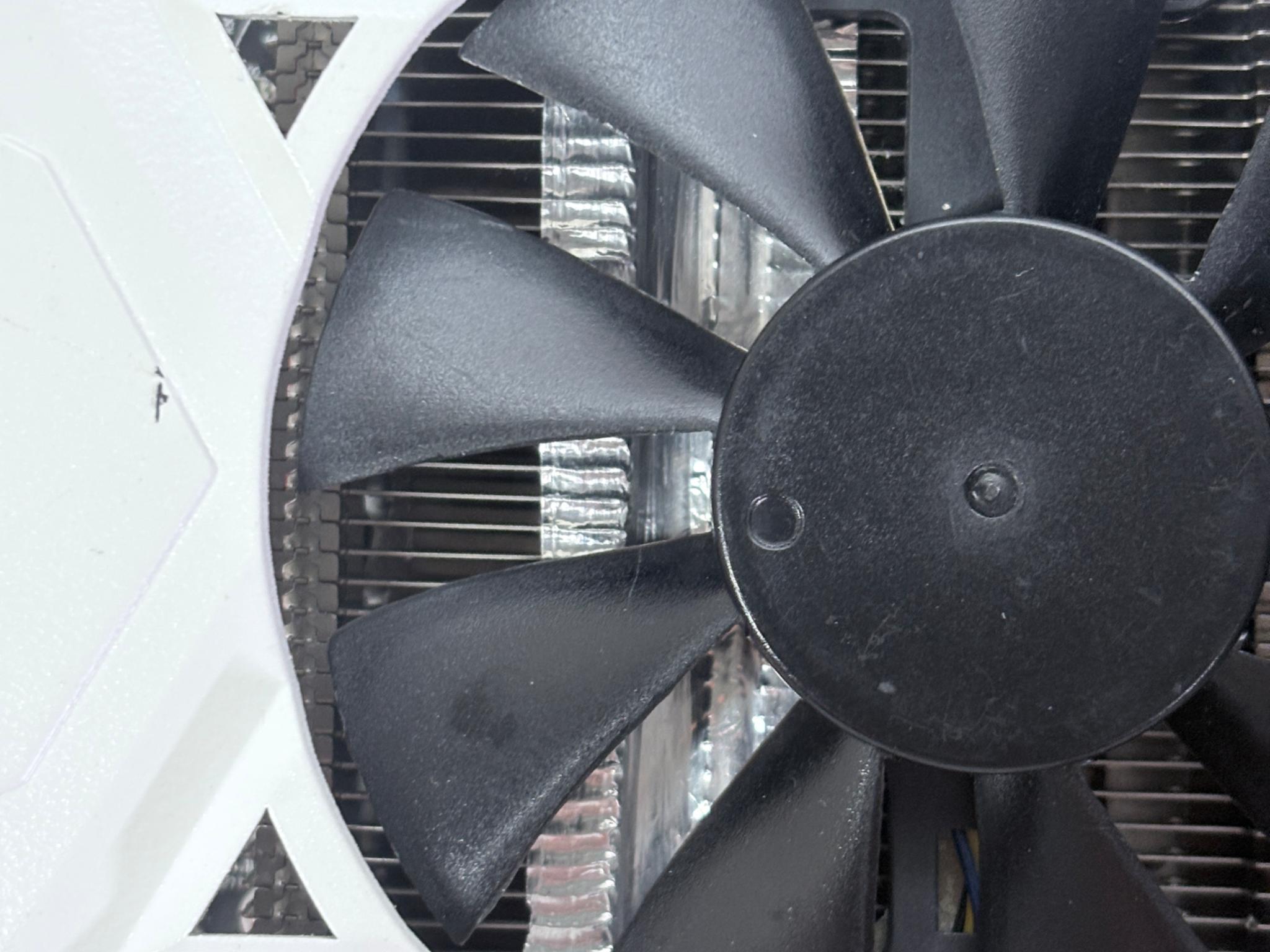 PRICE DROP! White Out PowerColor Rx 590 8gb Red Dragon Modded