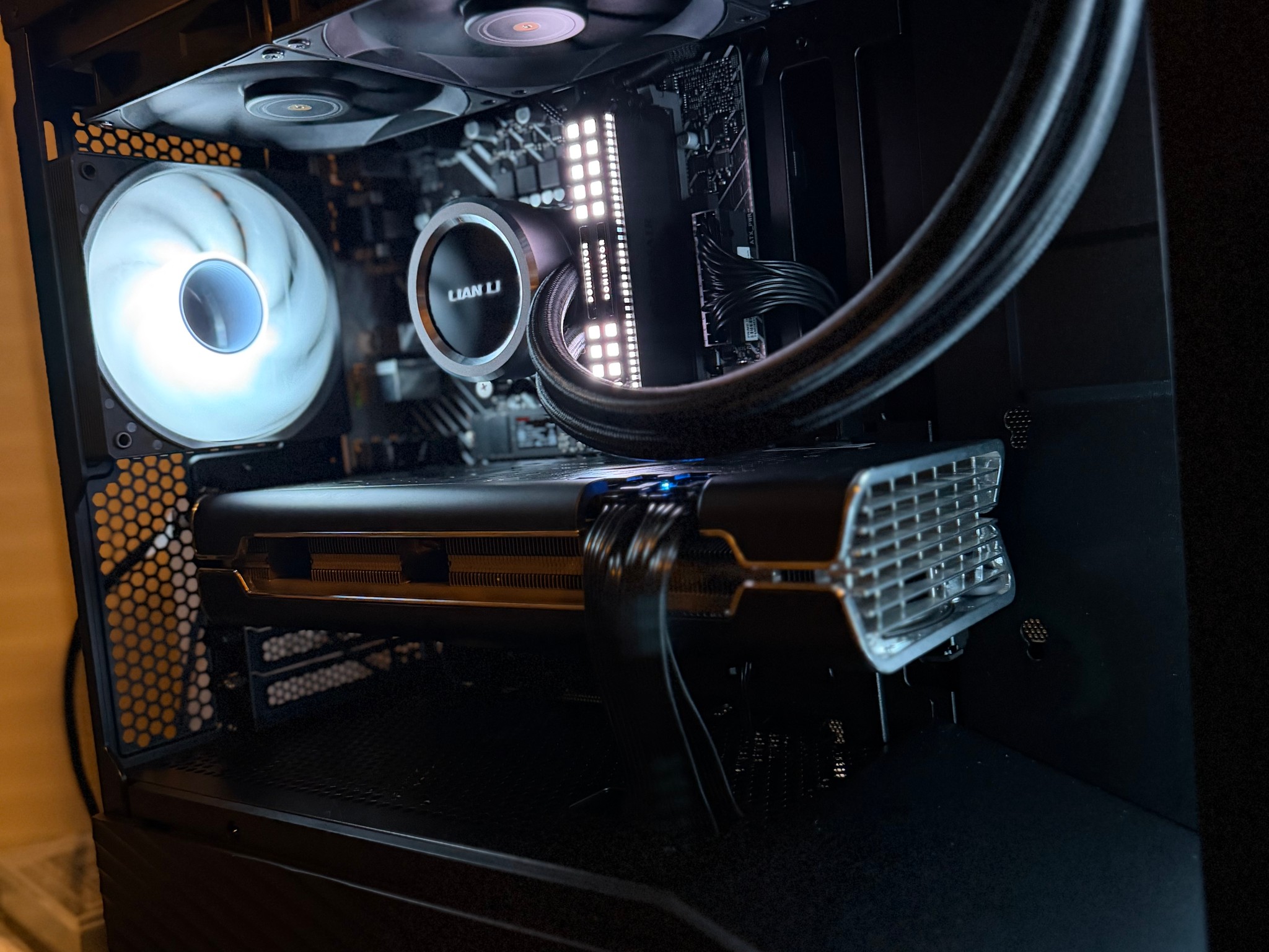 🔥 New i5-12600K | RX 5700 XT | 16GB DDR4 | 500GB NVME M.2 Gen4 | RGB Gaming PC