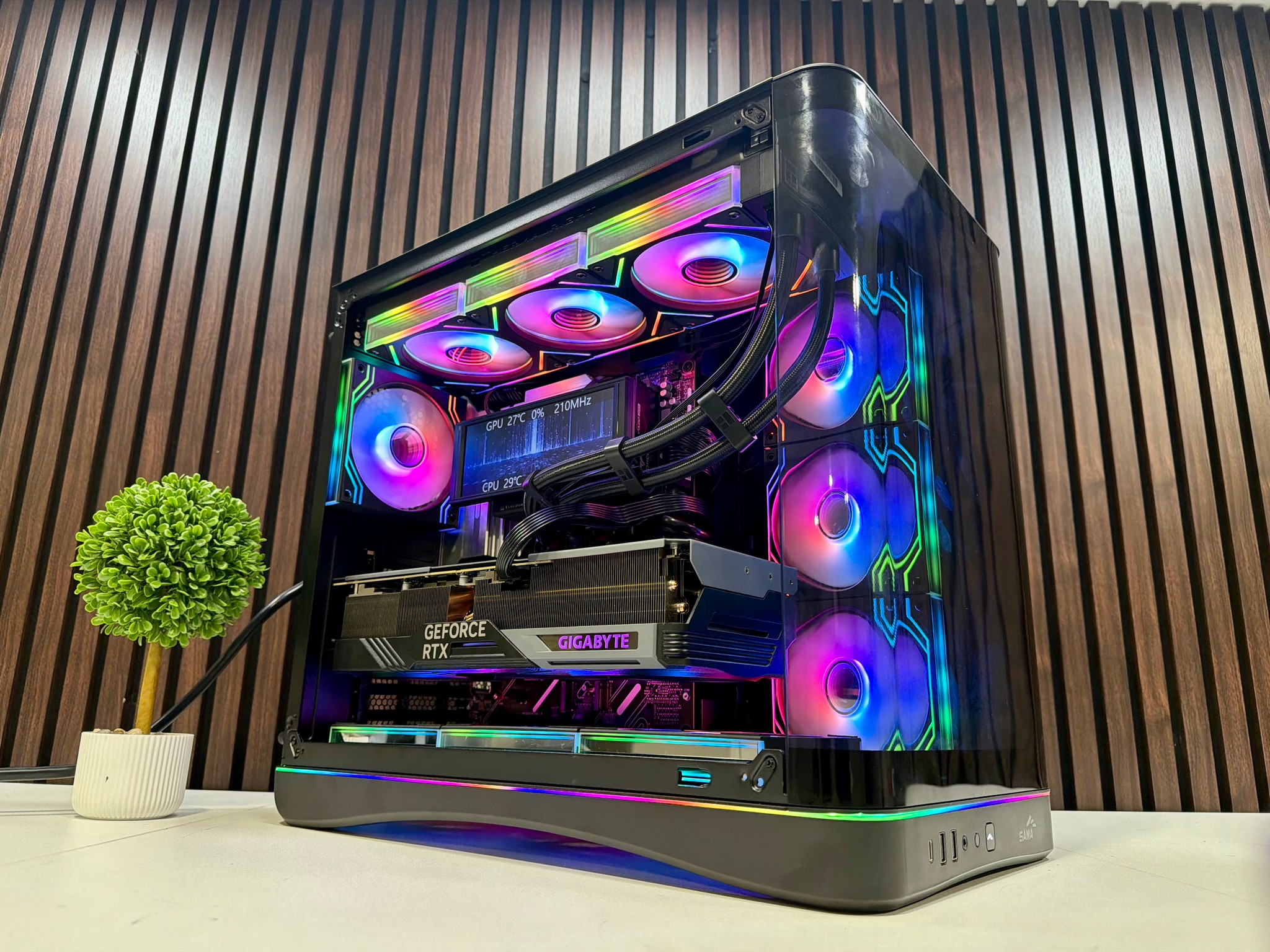RTX 4080 | Ryzen 9800X3D | 32GB DDR5 | 2TB M.2 | 1000 Watt Gold PSU | LCD AIO