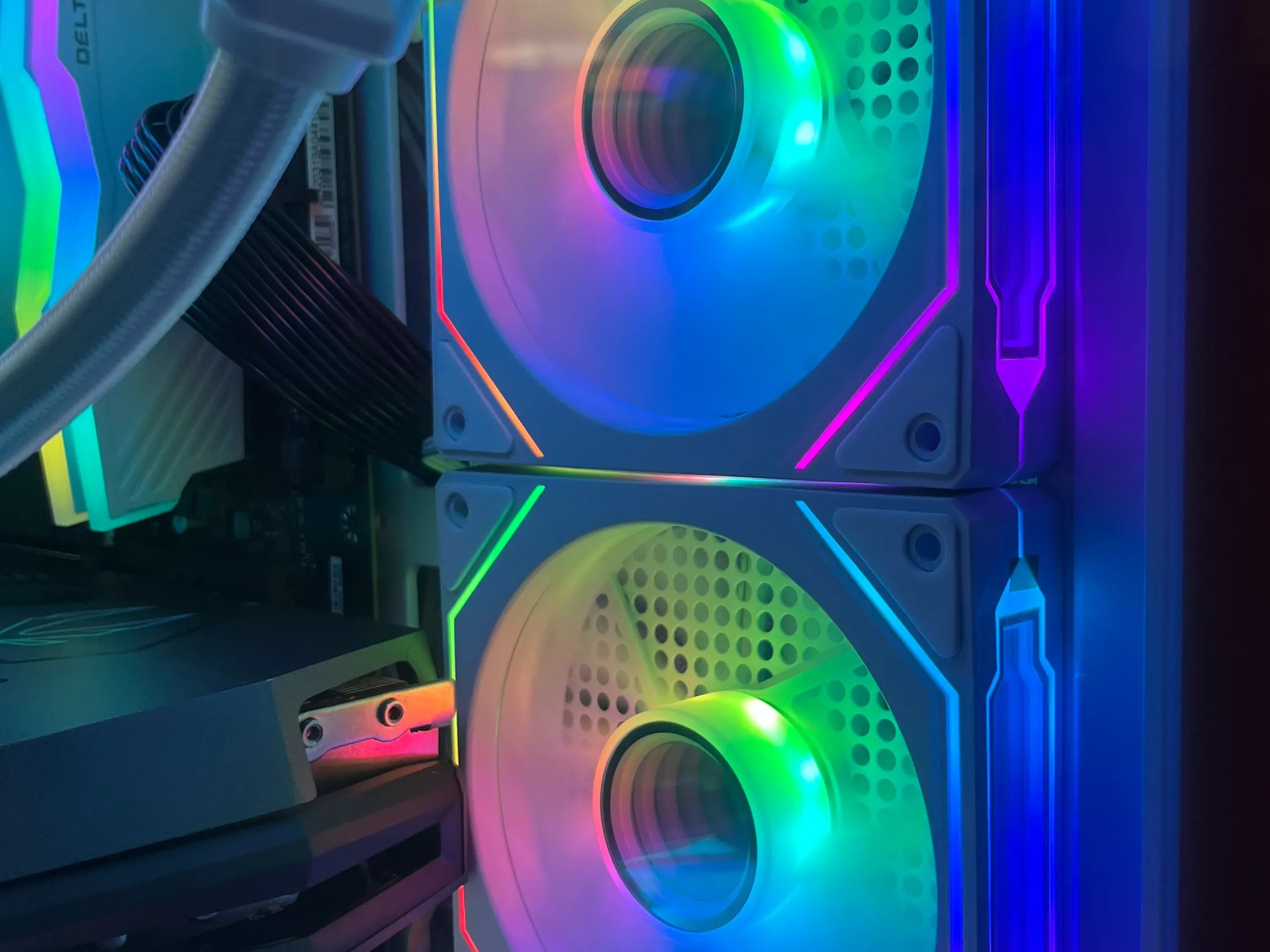 White Shadow 👻 | Ryzen 7 5700X RTX 3080 32GB DDR4 WiFi 1TB SSD