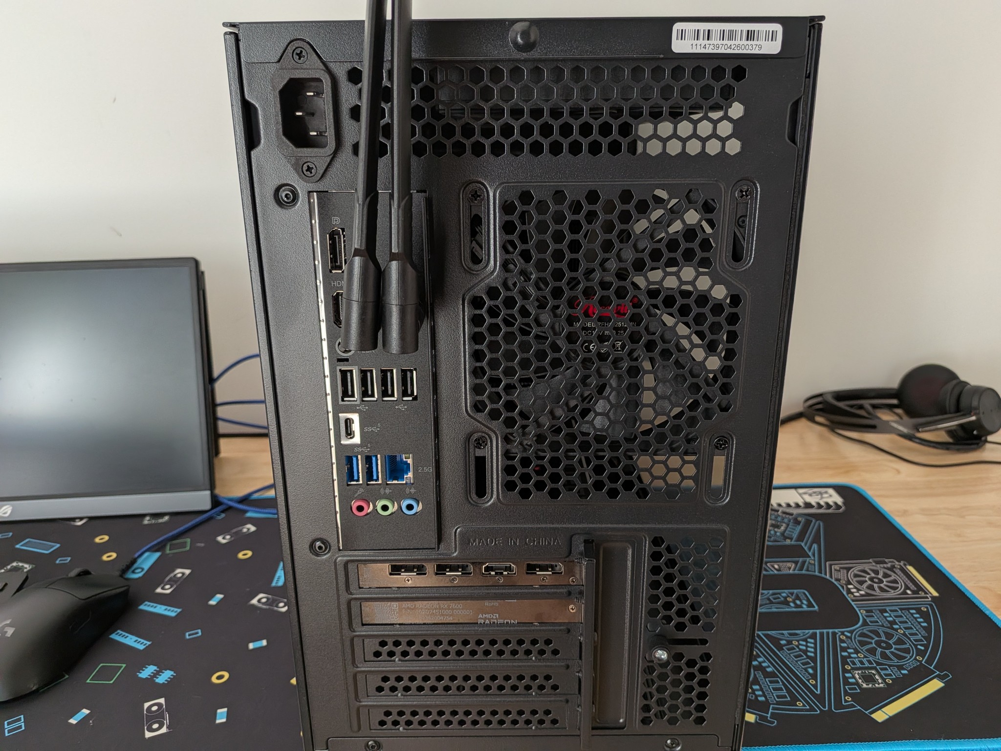 Blackout 7600 - Ryzen 5 7600, RX 7600, 32GB RAM, 1TB NVMe SSD, SteamOS