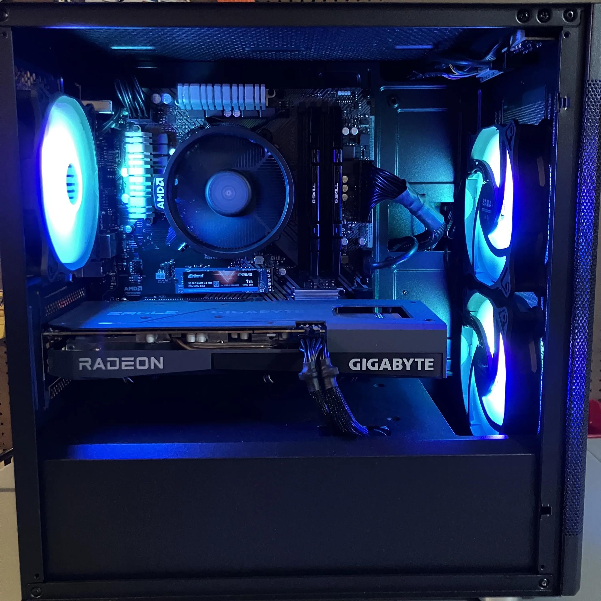 Ryzen 5 3600 and RX 6600xt Gaming PC