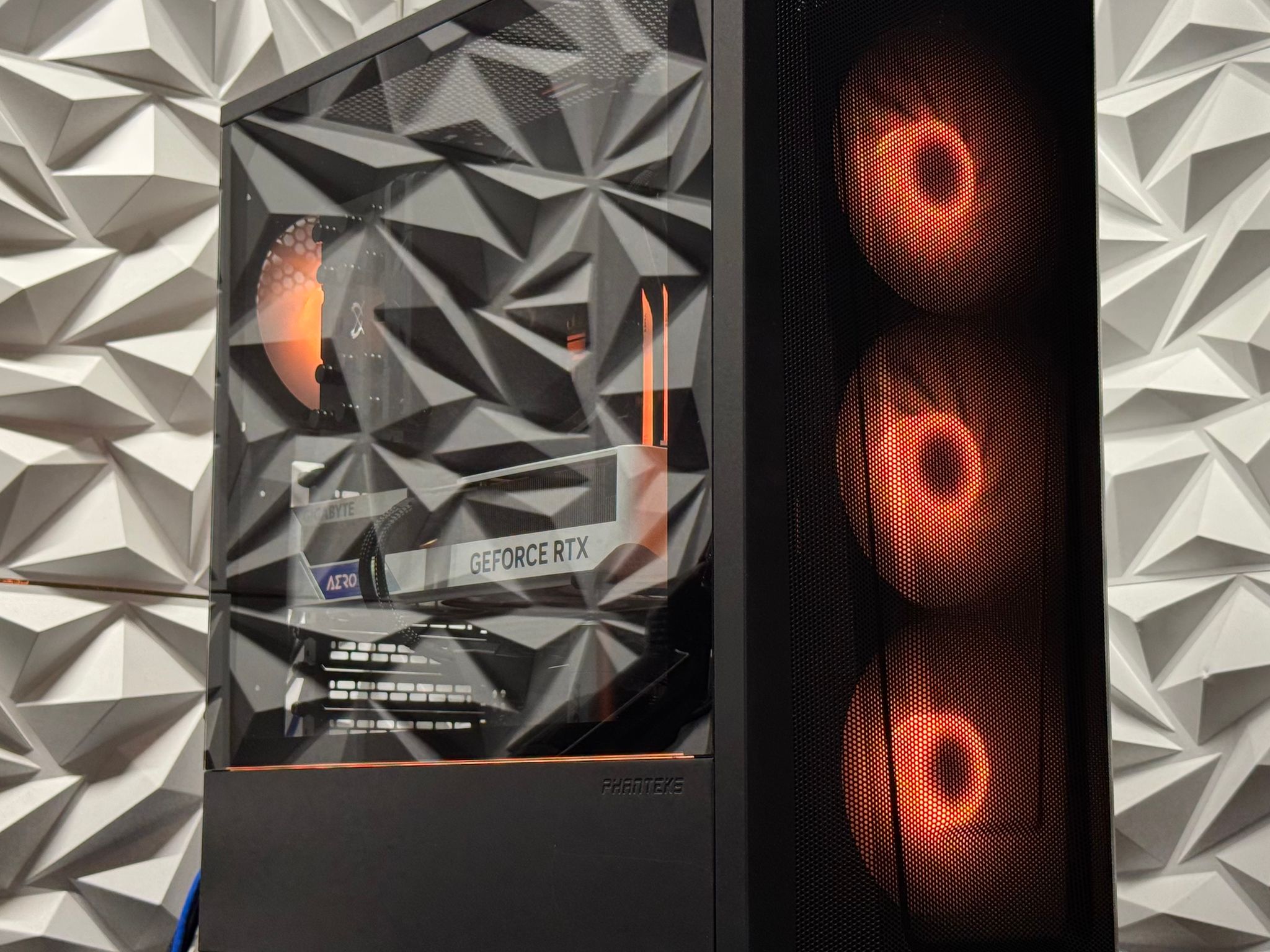 RTX 4070 / Ryzen 5 7600x / 32GB DDR5 / 1TB SSD / Gaming pc / Streaming pc / Creator pc