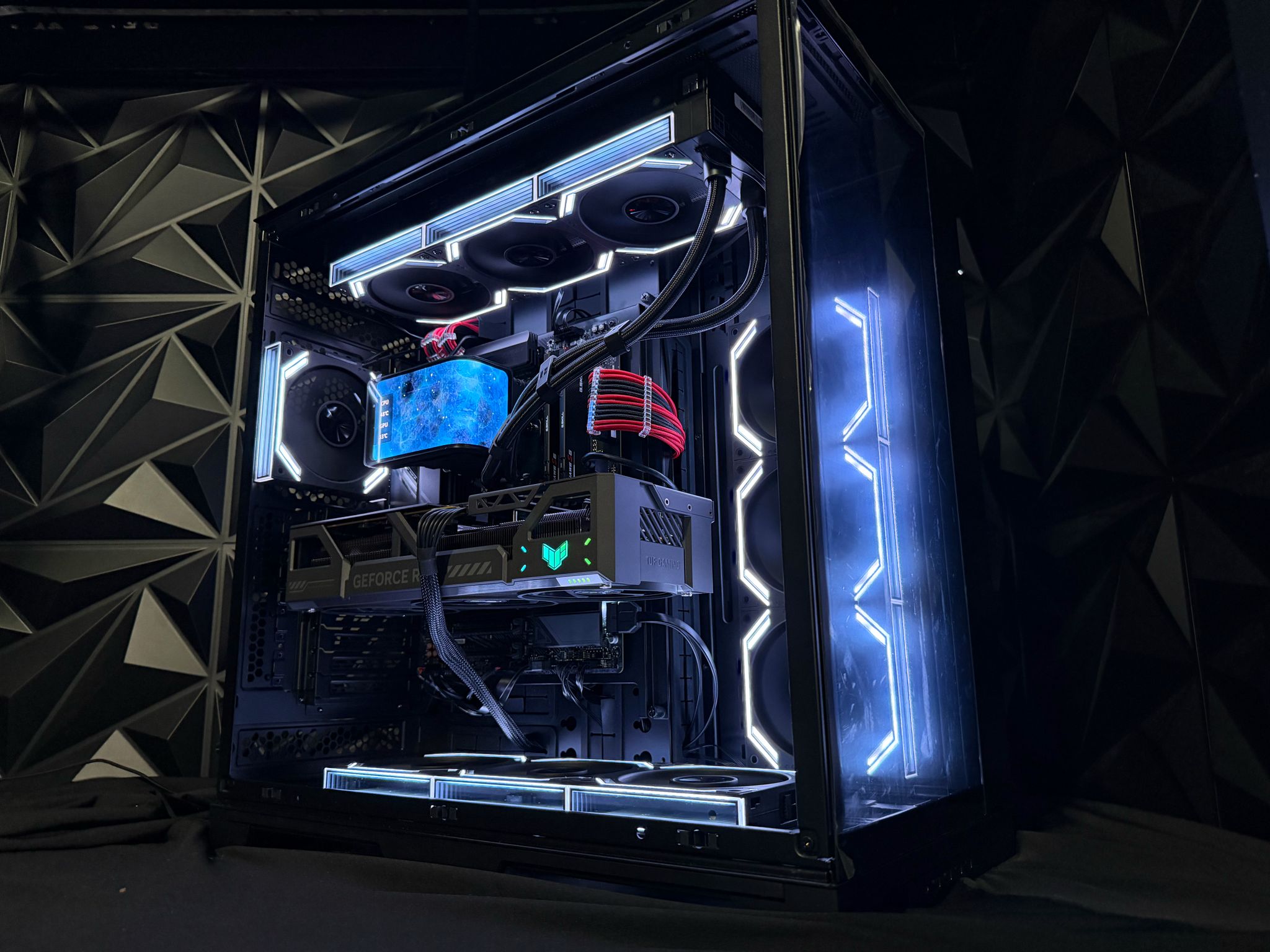 🔥🟥 REDLINE APEX 🟥🔥 Ryzen 9 9950X| RTX 5080| 64 GB DDR5| 6 TB NVMe| 1250W PSU