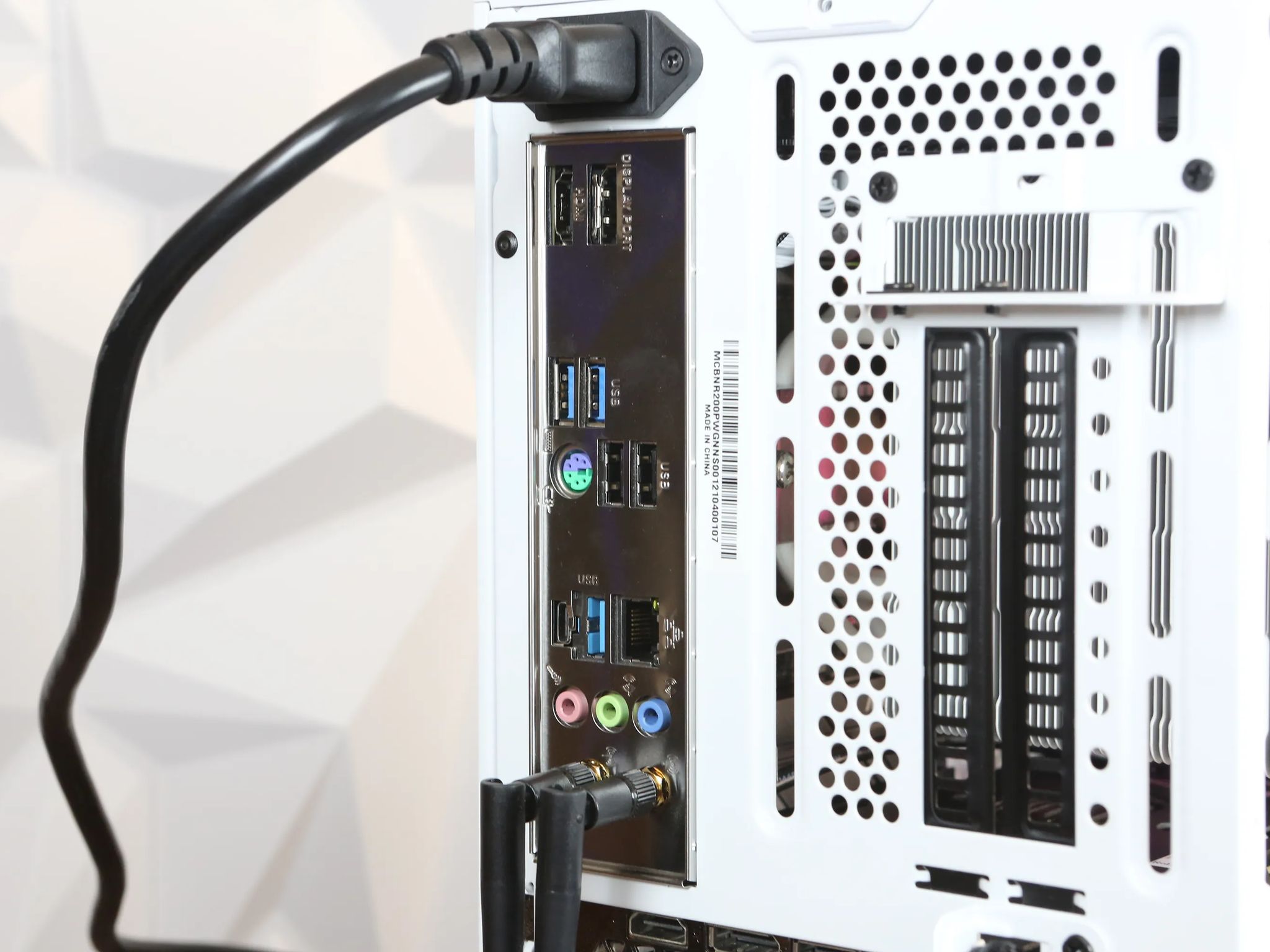 RTX 3060 Ti & 5600X3D ALL-WHITE MINI-ITX GAMING PC!