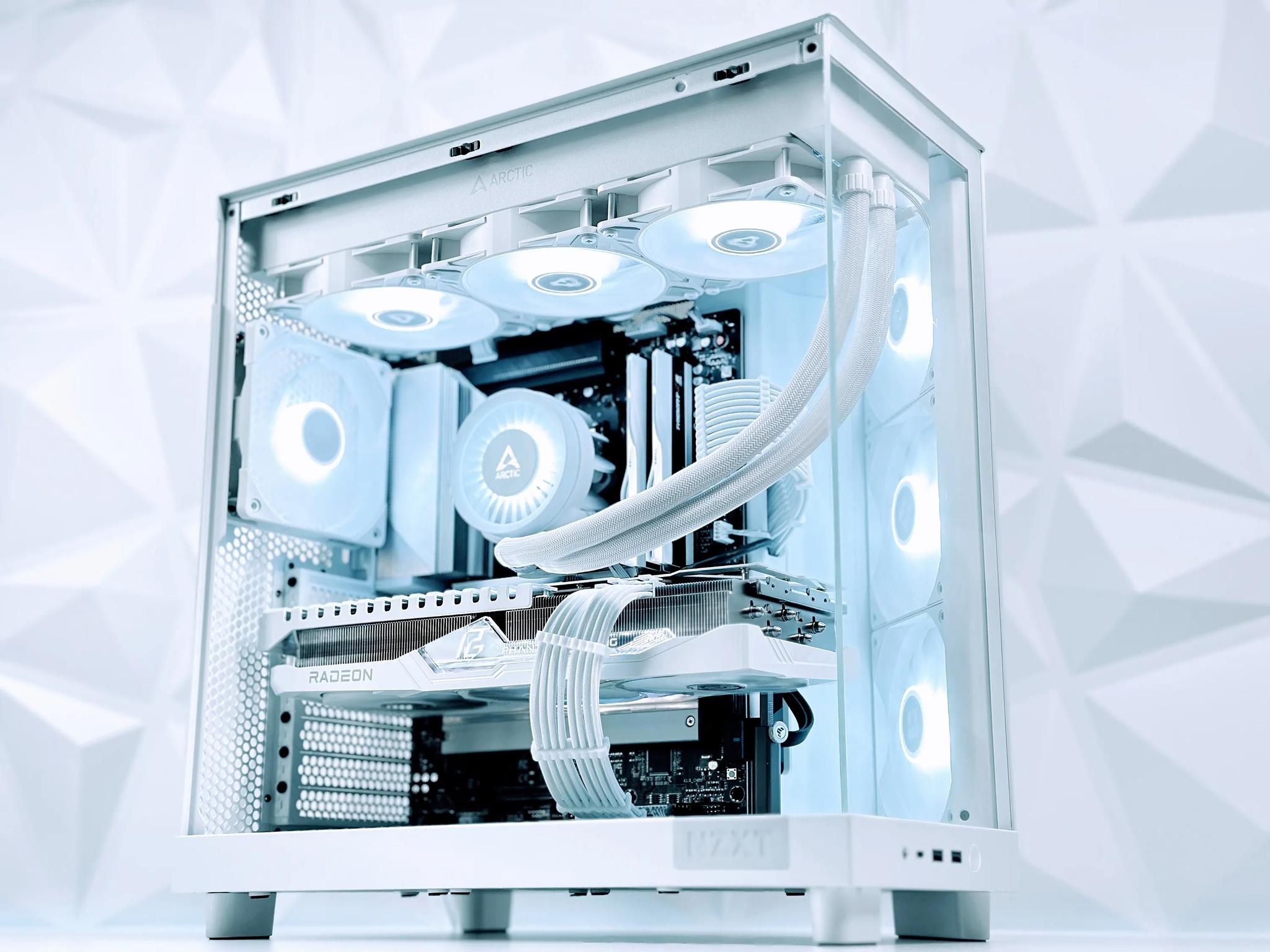 ❄️🤍🐻‍❄️Artic⚪AMD RX 7900 XT 20GB⚪AMD Ryzen 7 7700⚪32GB DDR5⚪1TB NVME