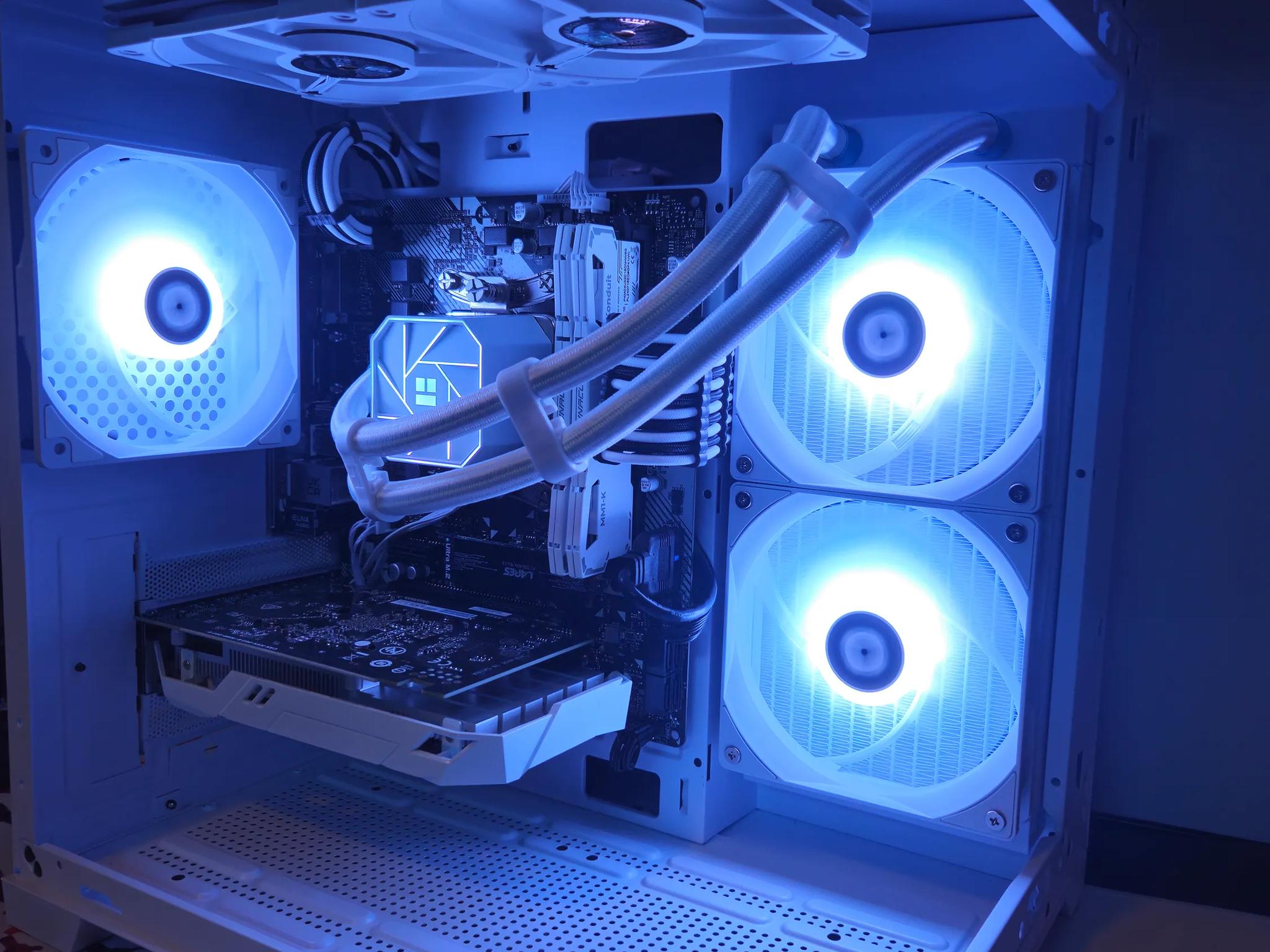 Arctic RIG Ryzen 5 / 16GB / 1TB SSD / RTX 3050