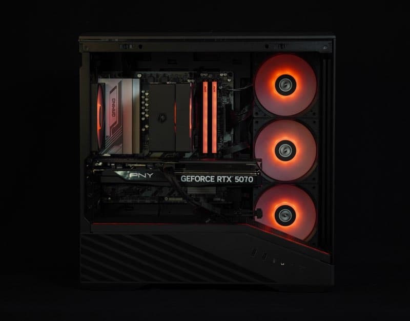 EXT View 70X Pro - Ryzen 7 8700F, RTX 5070 12GB, 16GB DDR5 Ram, 1TB SSD