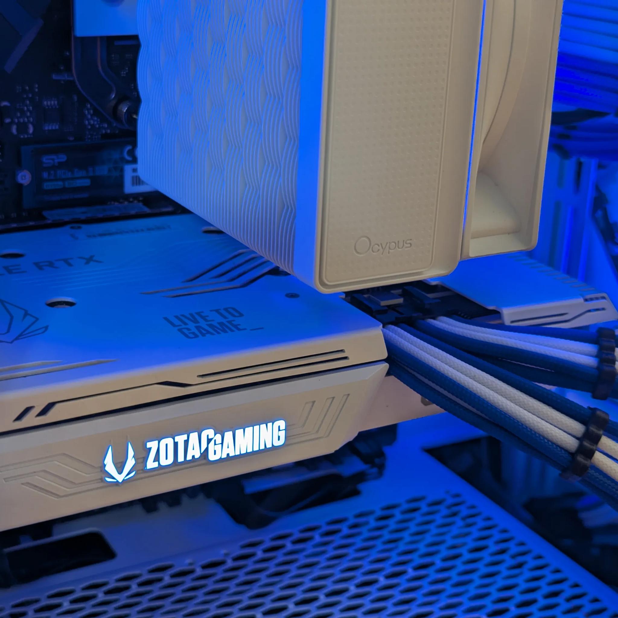 🧊 Frozone – White & Blue RTX 3060 Ti Build | 3700X + 1TB NVMe + 32GB DDR4 🎮❄️