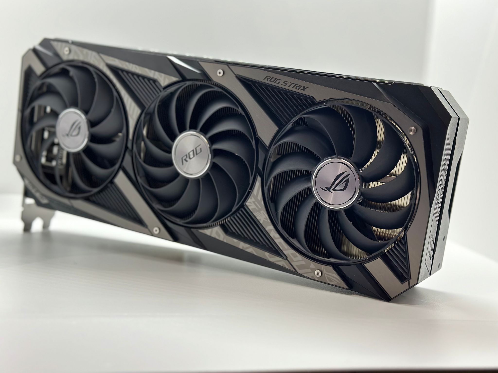 On sale! Asus Rtx 3080 Rog Strix 12gb