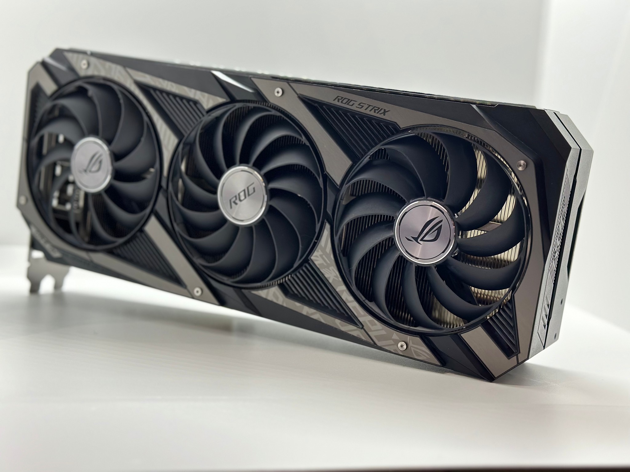 On sale! Asus Rtx 3080 Rog Strix 12gb
