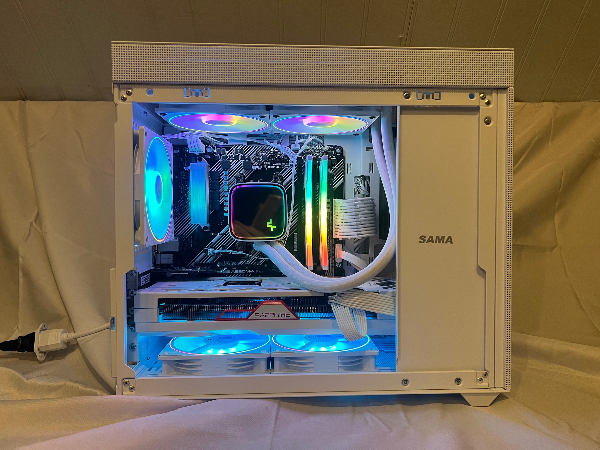"Northern Lights" 5800x, RX 7800XT, 2tb, white gaming pc with 32gb ram and WI-FI
