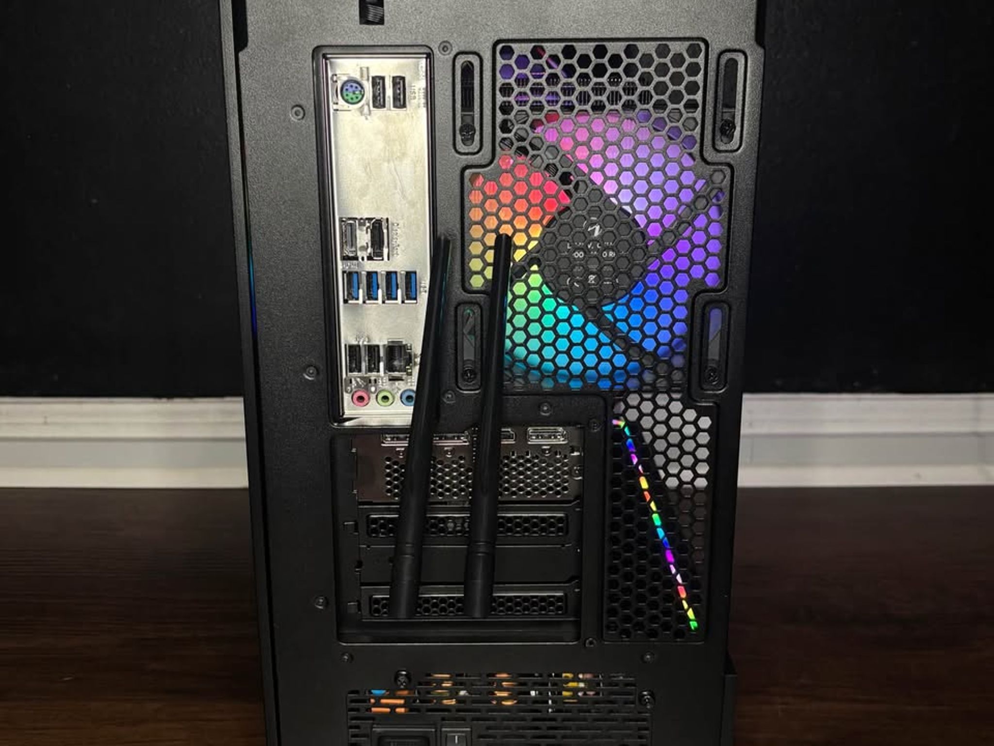 Black Gaming PC (RTX 4060 8GB + AMD Ryzen 5 5600G)