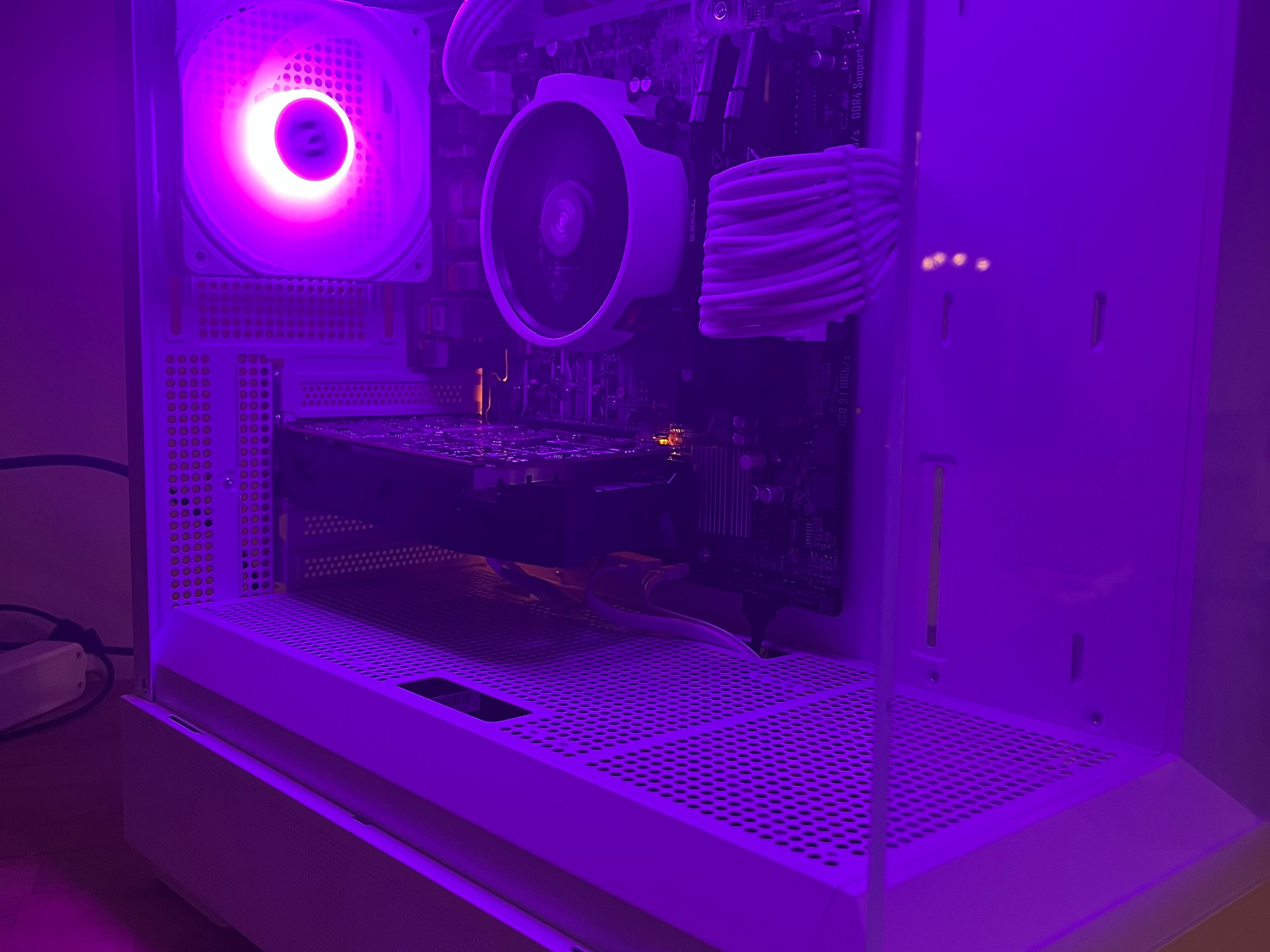 Gaming PC! GTX 1060 + Ryzen 5 + 16GB