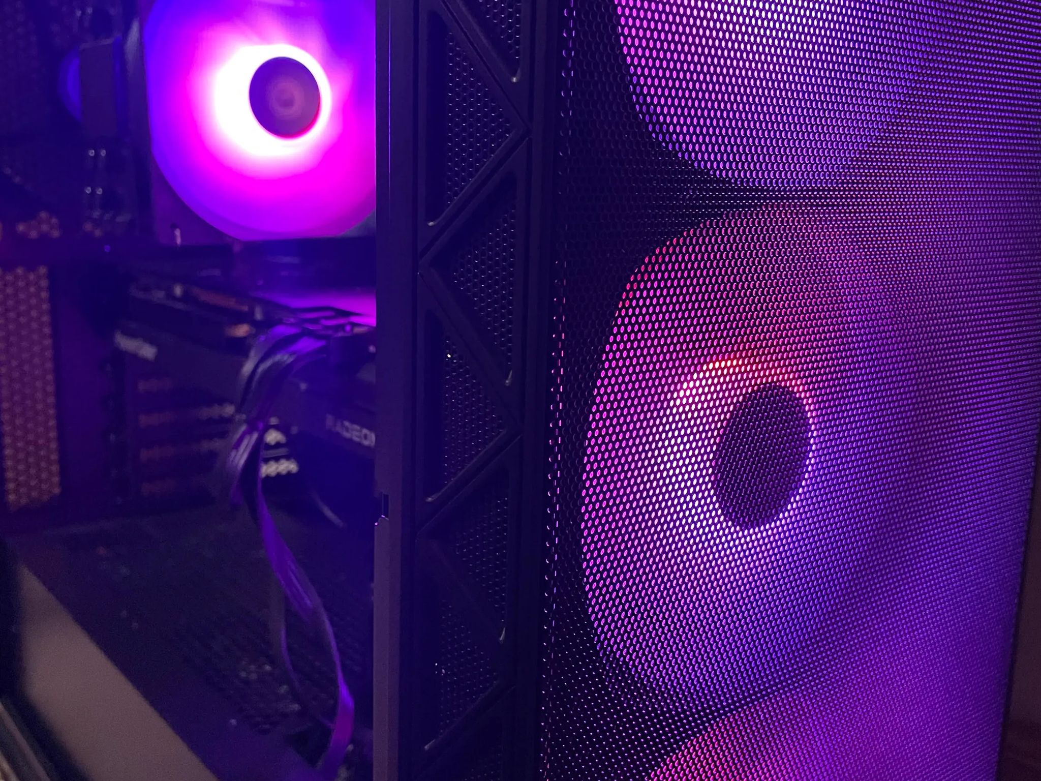 Custom Built AMD gaming PC, R7 5800x, 7800xt. Gaming, Streaming, WiFi, Ethernet.