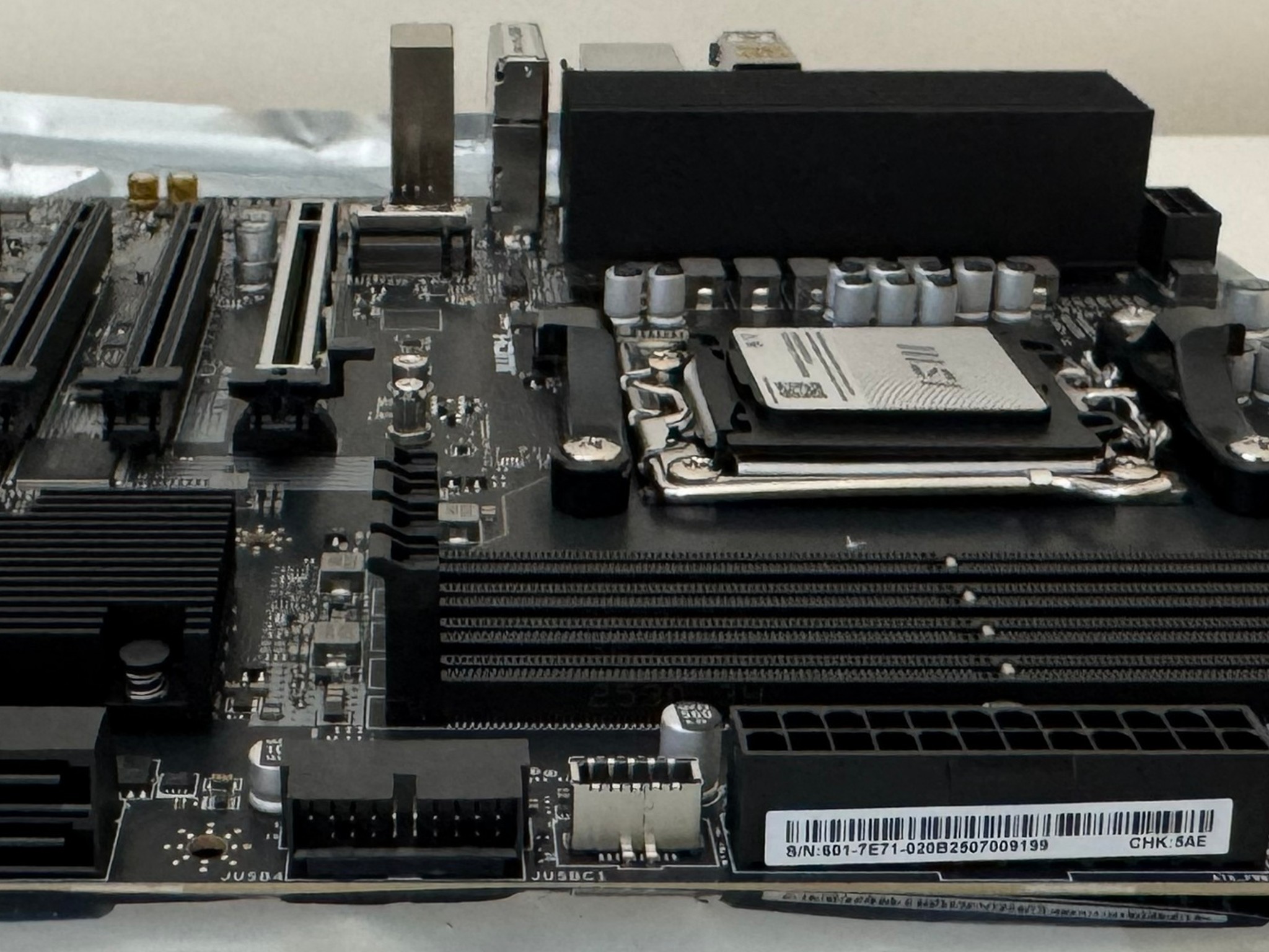 AMD Ryzen 7 7800X3D CPU + MSI PRO B850M-VC WIFI6E Socket AM5 B850 Micro-ATX Motherboard Combo