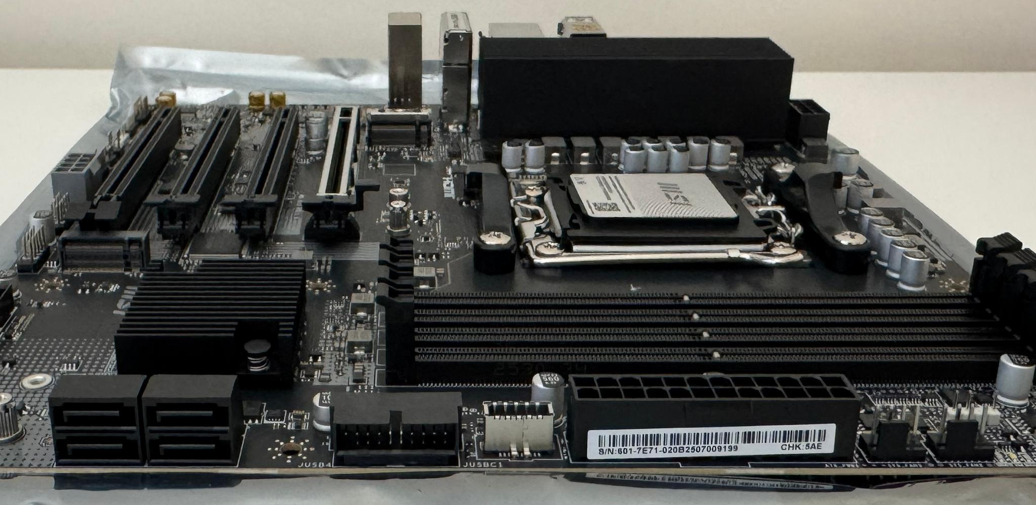 AMD Ryzen 7 7800X3D CPU + MSI PRO B850M-VC WIFI6E Socket AM5 B850 Micro-ATX Motherboard Combo