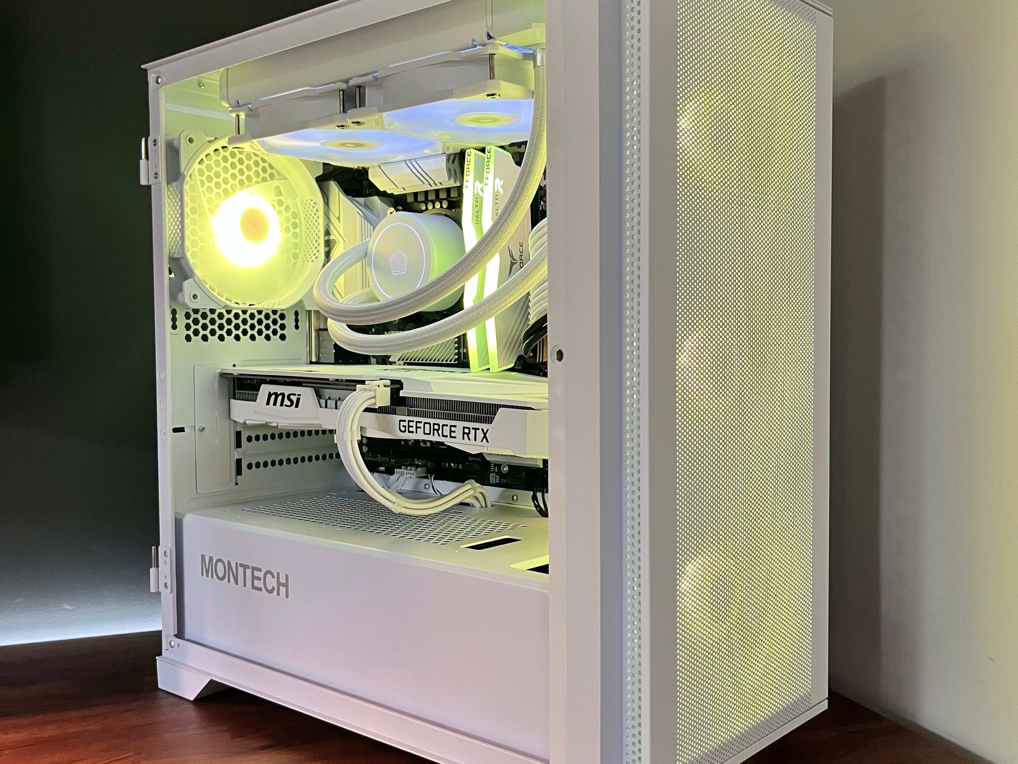 Whiteout Gaming PC (RTX 3060 / I5-10400 / 16gb RAM)
