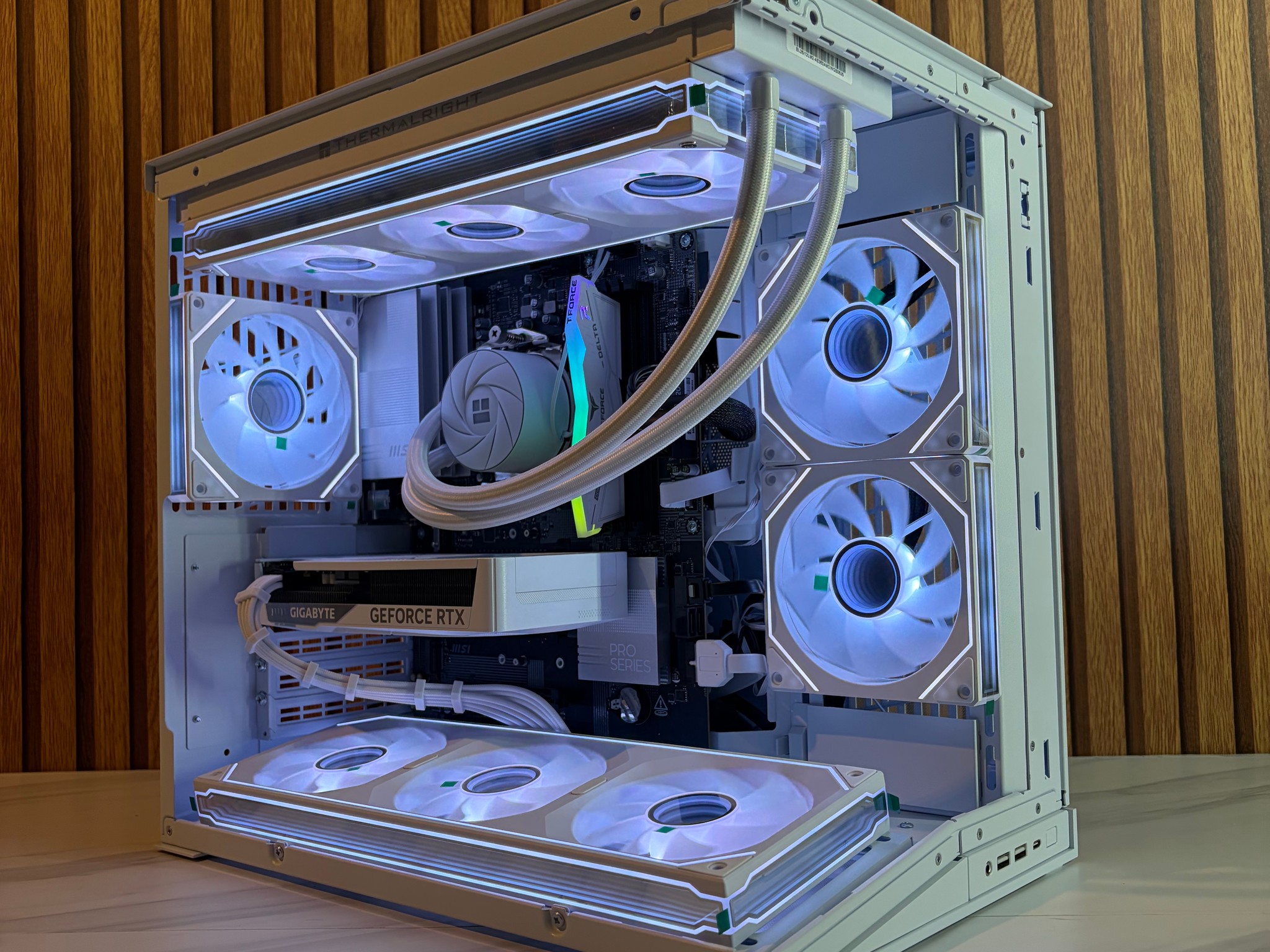 RTX 5060 | RYZEN 5 9600X | 16GB DDR5 | 2TB SSD| 360MM AIO