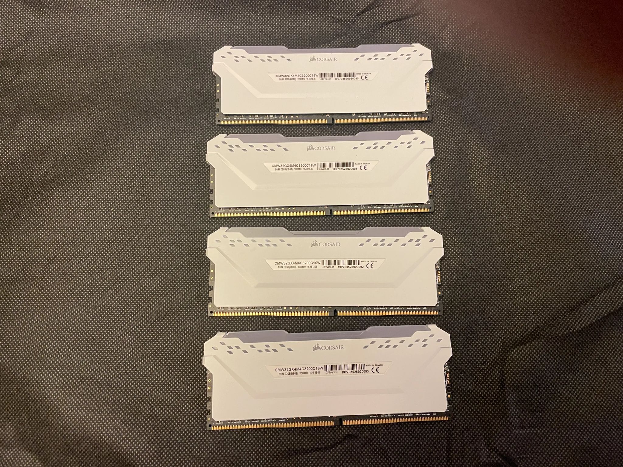 CORSAIR VENGEANCE RGB PRO 32GB (4 x 8GB) DDR4 DRAM 3200MHz C16 Memory Kit — White