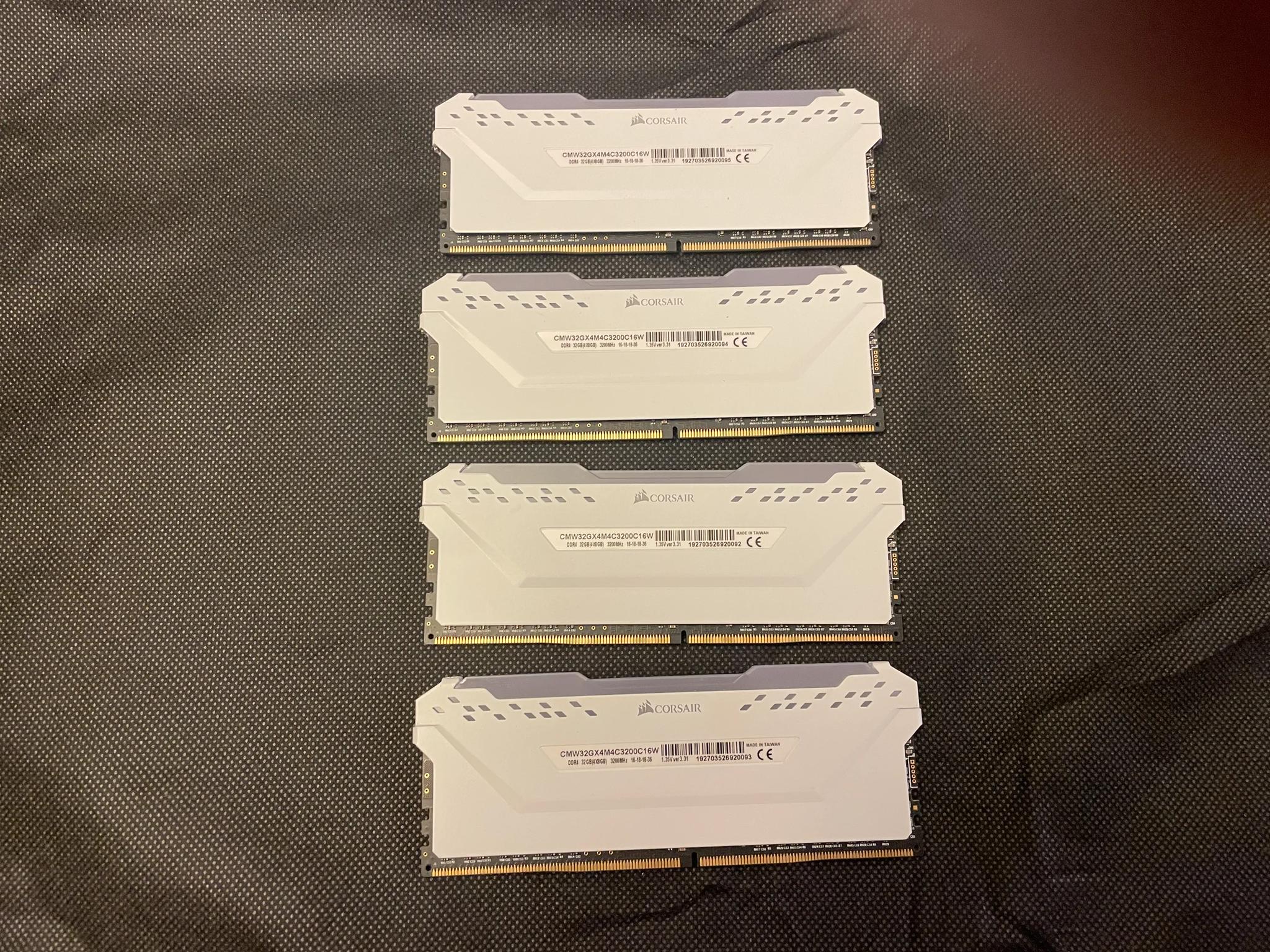 CORSAIR VENGEANCE RGB PRO 32GB (4 x 8GB) DDR4 DRAM 3200MHz C16 Memory Kit — White