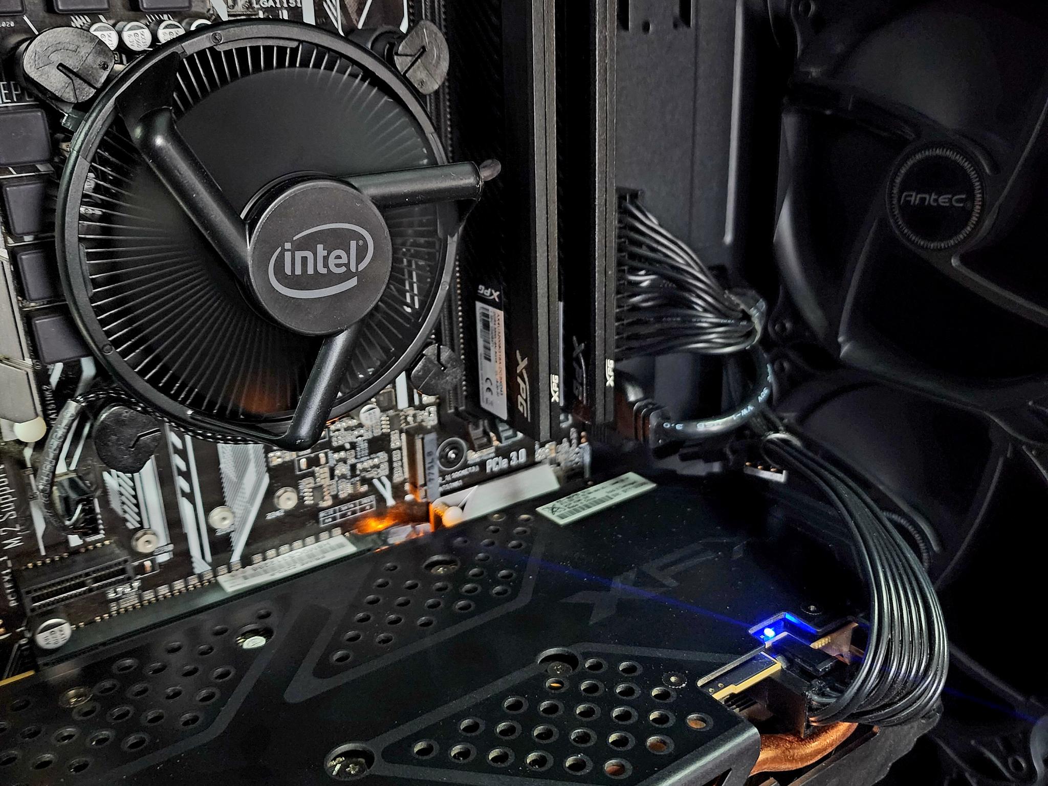 🖤🖤🖤 Intel Core i7 6700 // XFX Radeon RX 580 8GB // XPG 16GB 3200MHz