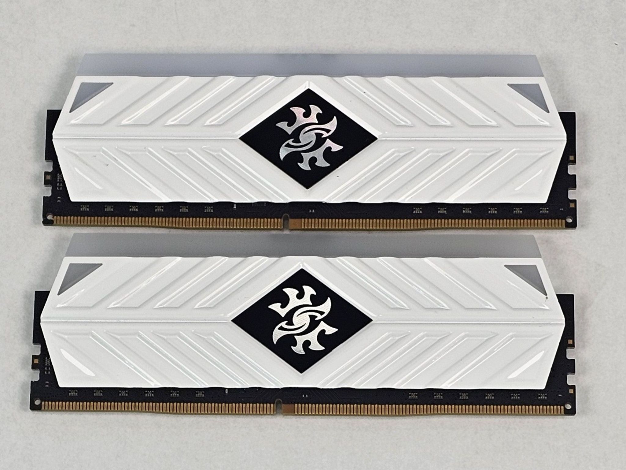 16GB DDR4 (2x8GB) 3200MT/s ADATA XPG