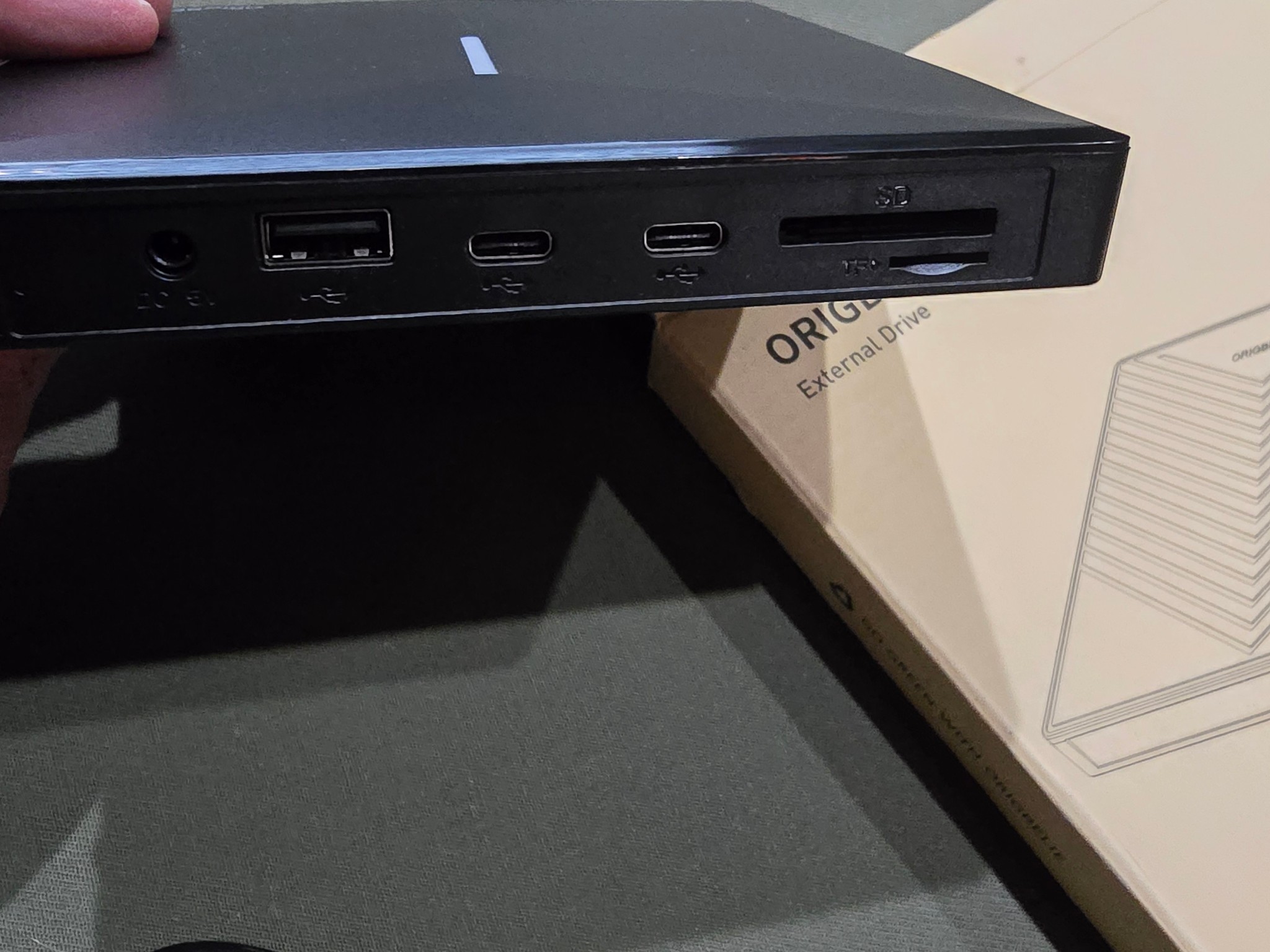 External Drive 4 USB Ports 2 TF/SD Card Slots USB 3.0 Portable CD/DVD Disk Player Reader Writer