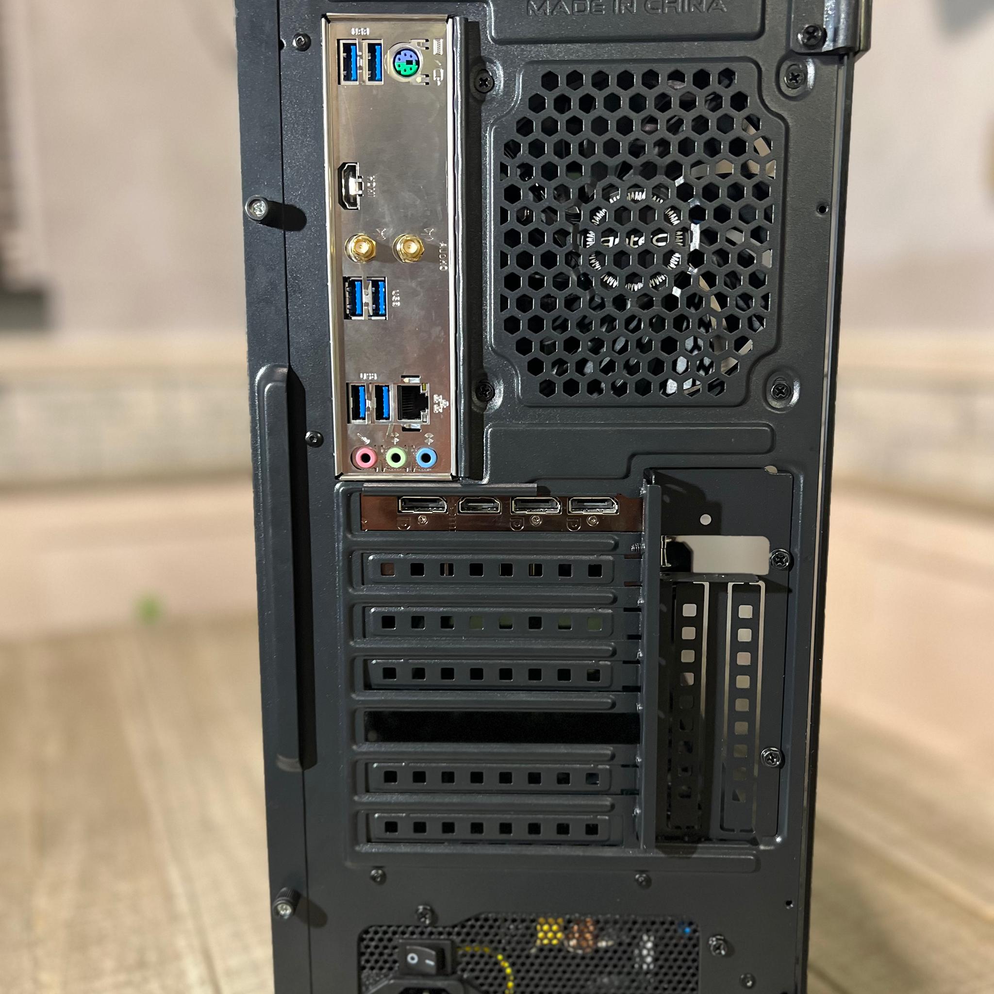Slightly used gaming pc all black !!!!