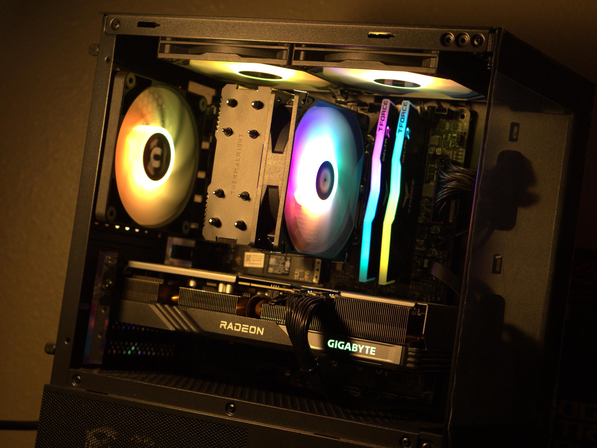 AMD Radeon RX 7600 XT - Image 2