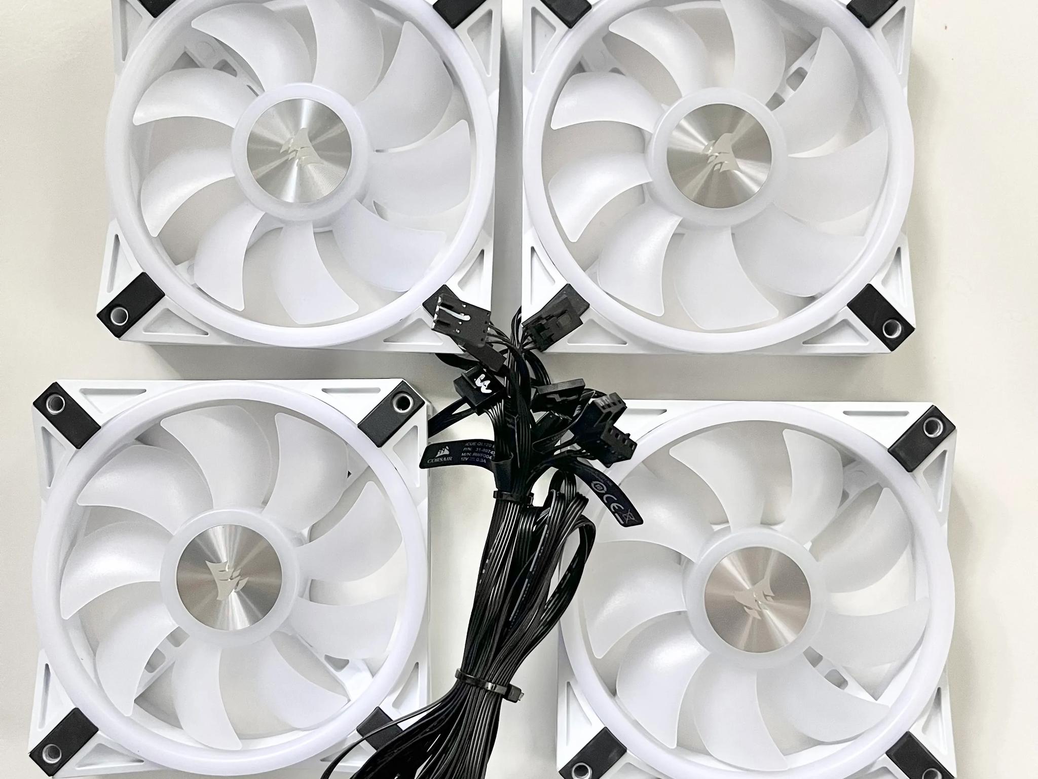4 QL120 White w/RGB + Fan Hub