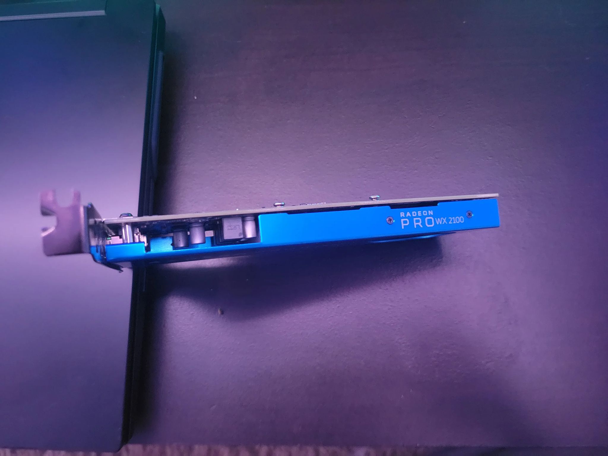 AMD Radeon Pro WX 2100