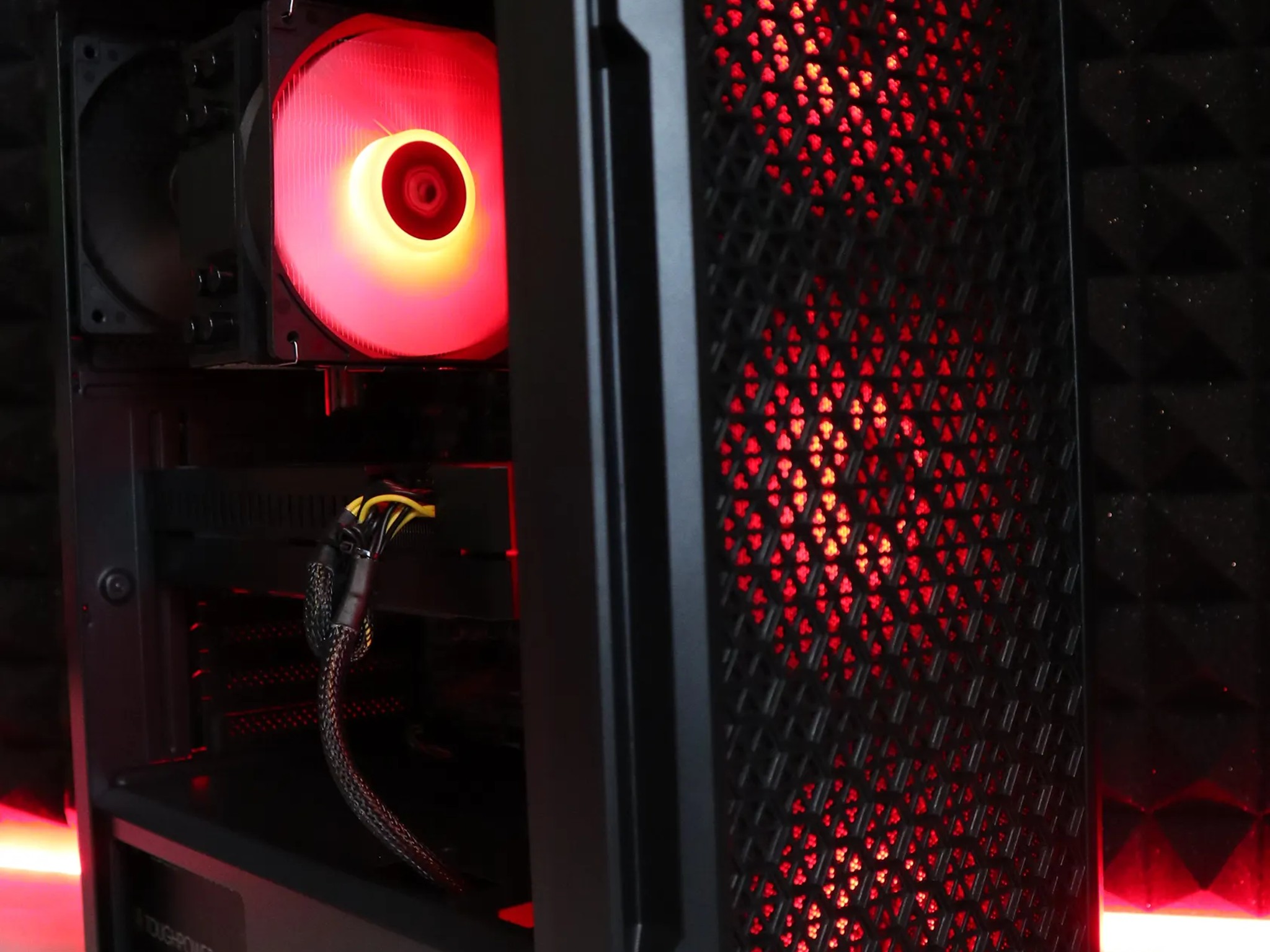 Type S | Ryzen 7 1700 / RX 5700 XT 8GB Gaming PC