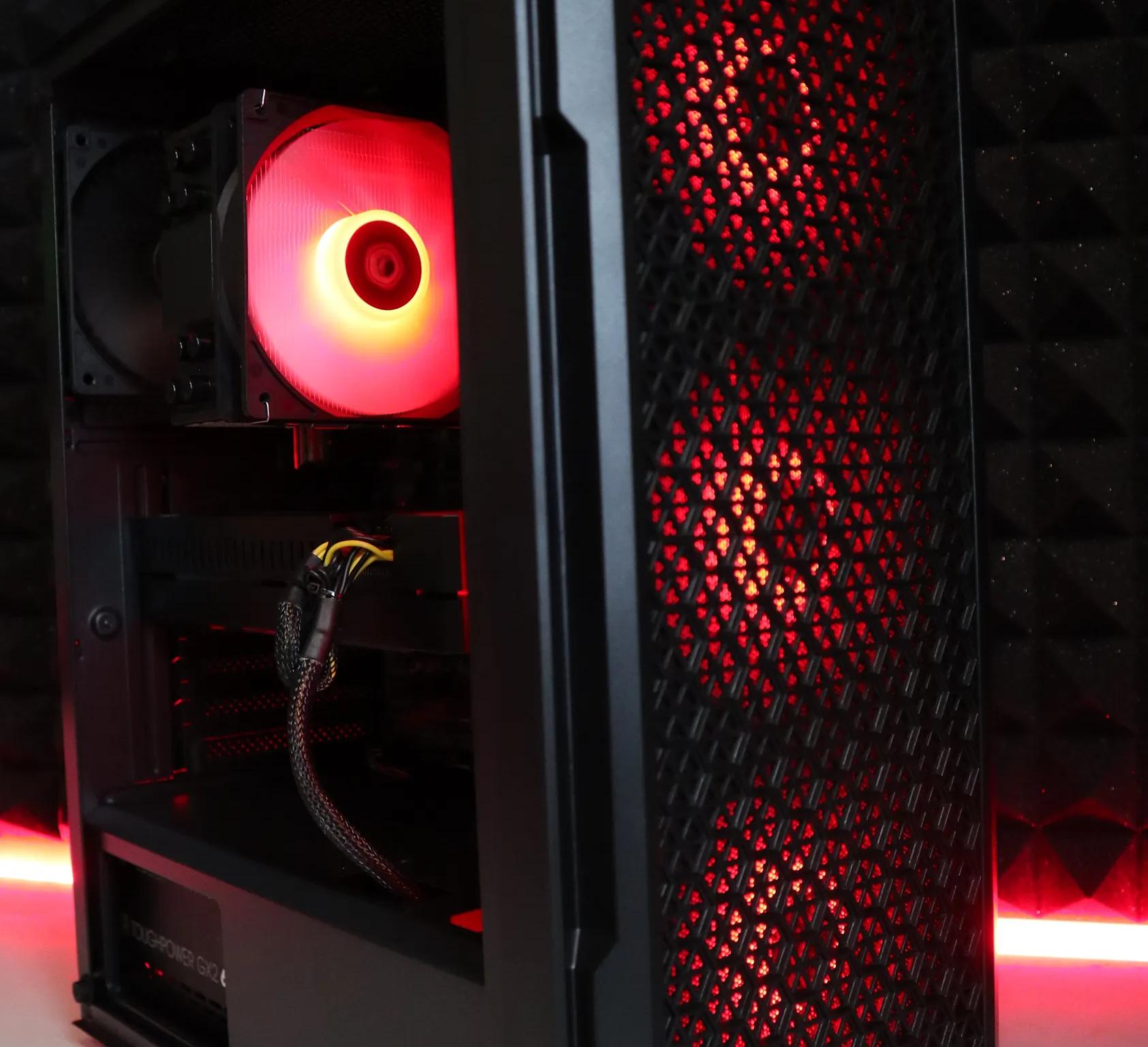 Type S | Ryzen 7 1700 / RX 5700 XT 8GB Gaming PC