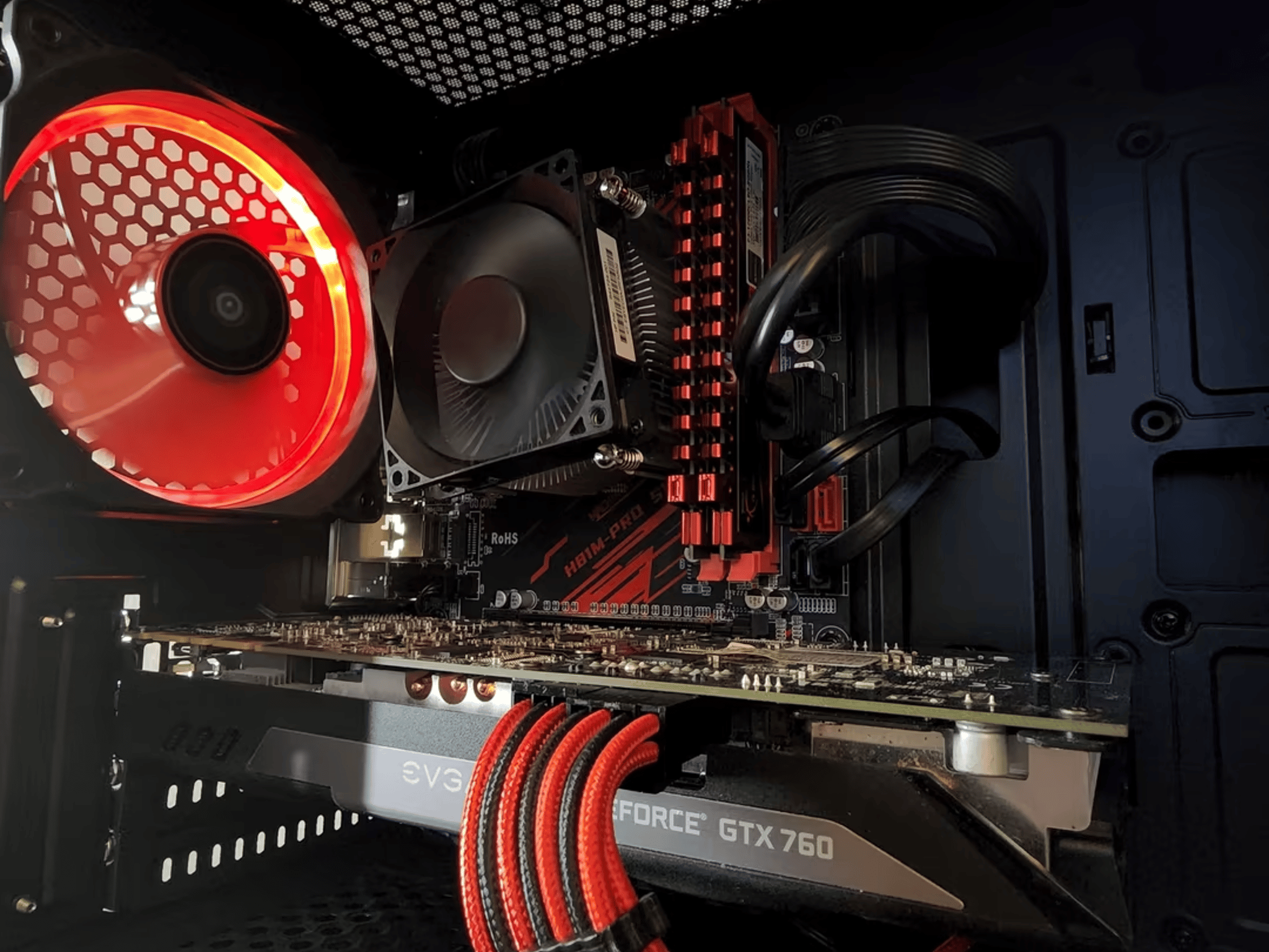 Intel Core i7 4770 // EVGA GeForce GTX 760 2G // GSkill Ripjaws 8GB