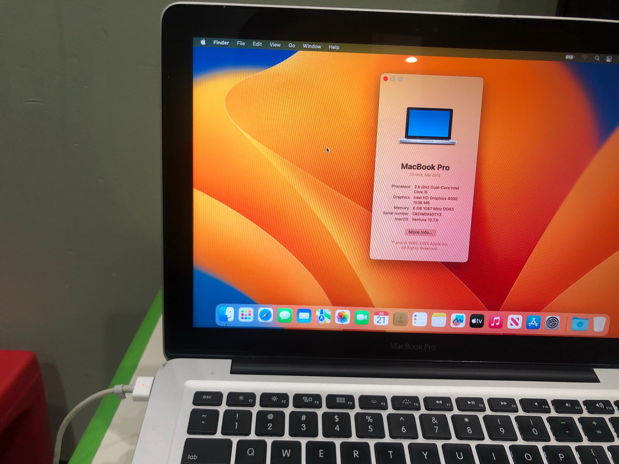 Apple MacBook Pro 13" 2012 | Intel i5 2.5GHz | 6GB RAM | 128GB SSD | Ventura (OCLP) + Charger