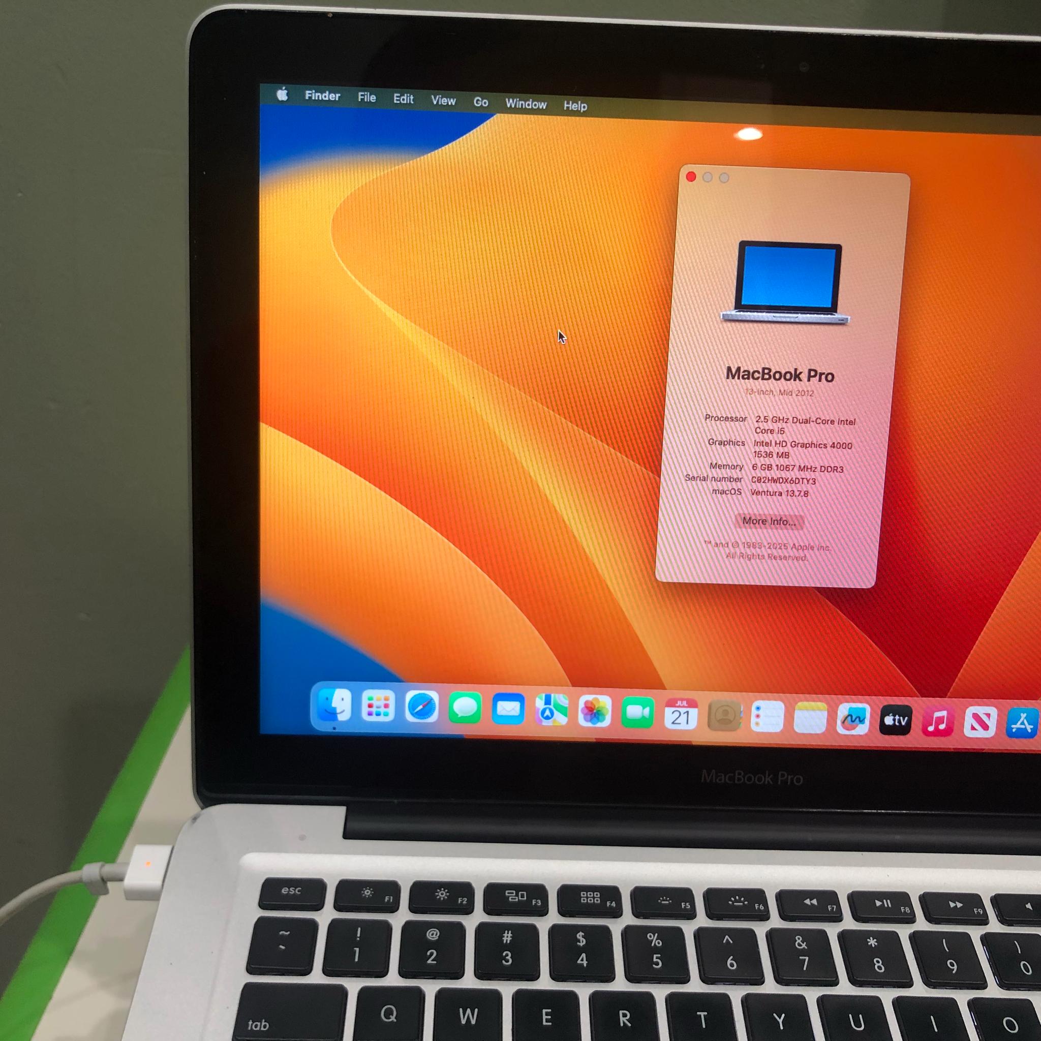 Apple MacBook Pro 13" 2012 | Intel i5 2.5GHz | 6GB RAM | 128GB SSD | Ventura (OCLP) + Charger