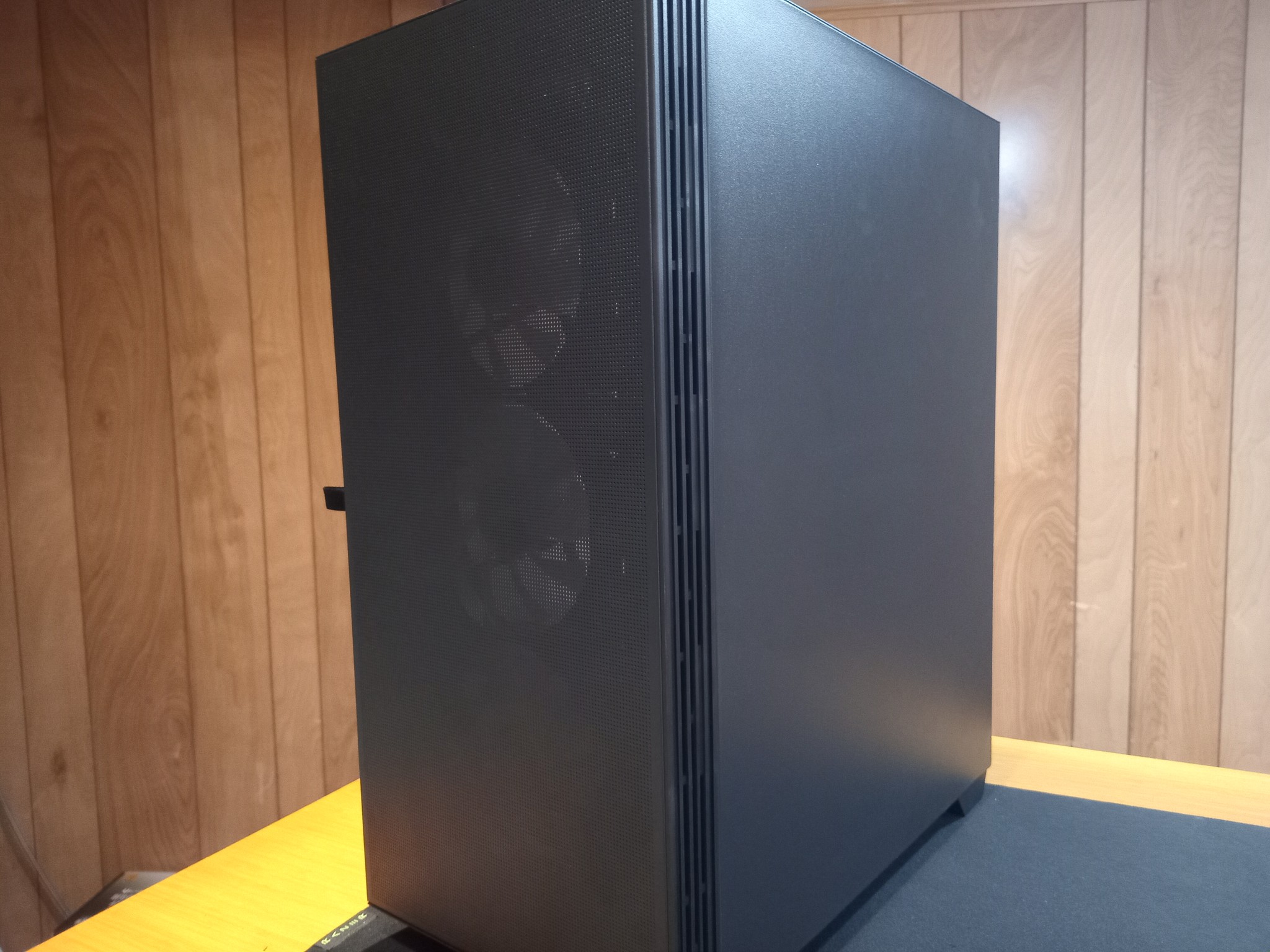 BitFenix FLOW ATX - Mid Tower Case