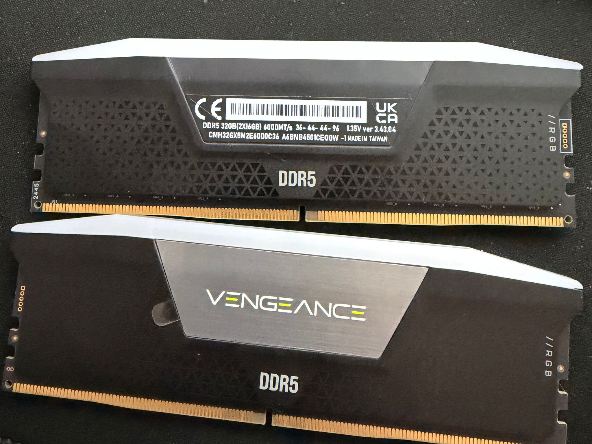 VENGEANCE® RGB 32GB (2x16GB) DDR5 DRAM 6000MT/s CL36 Memory Kit