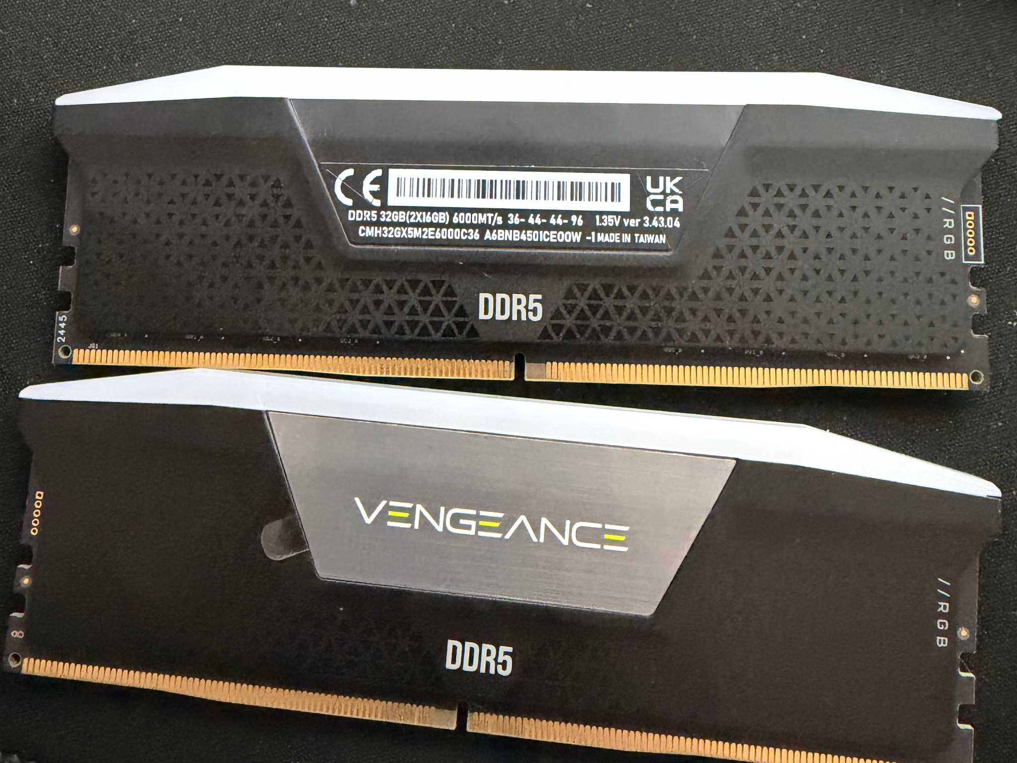 VENGEANCE® RGB 32GB (2x16GB) DDR5 DRAM 6000MT/s CL36 Memory Kit