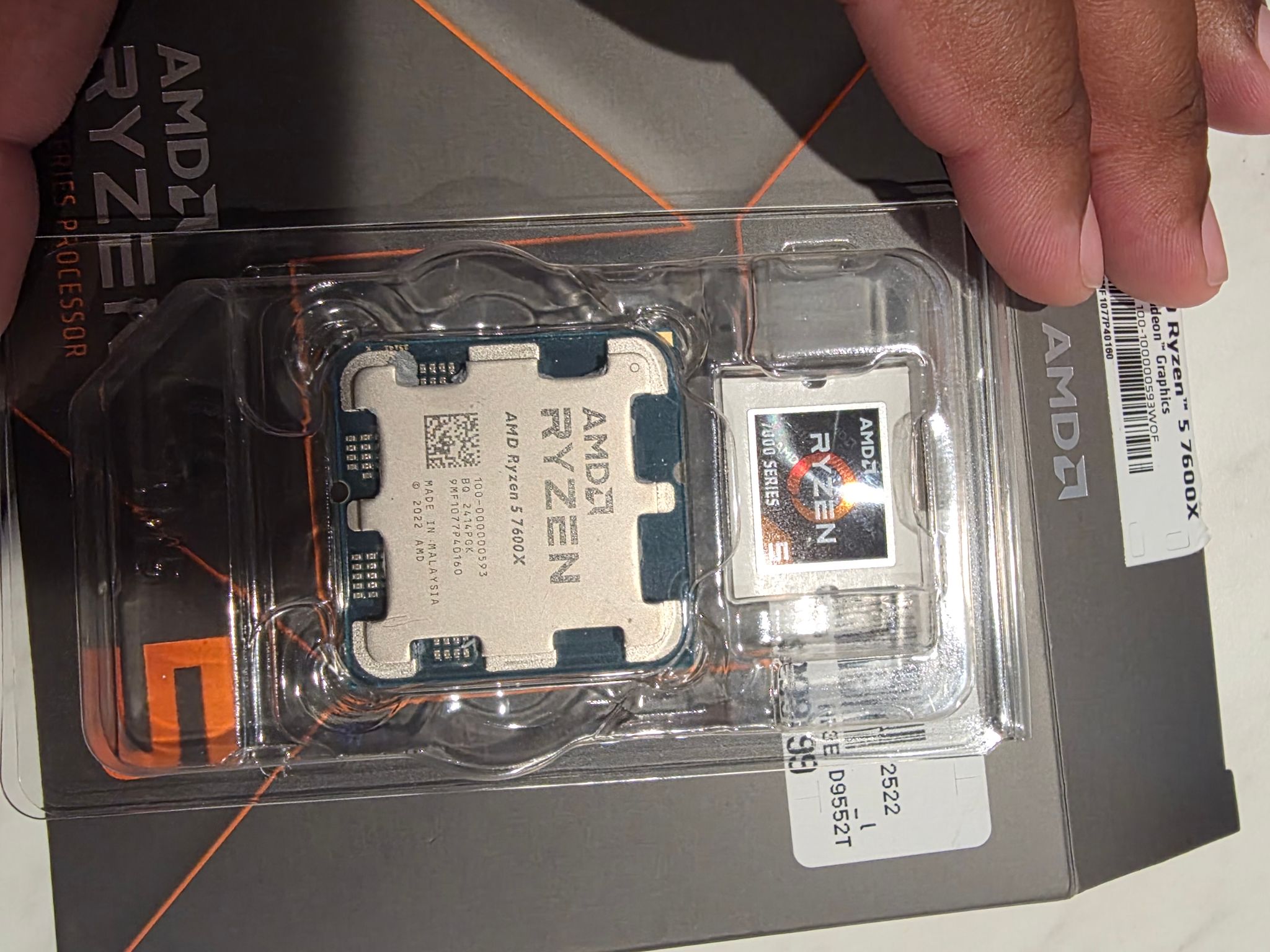 AMD Ryzen 5 7600X