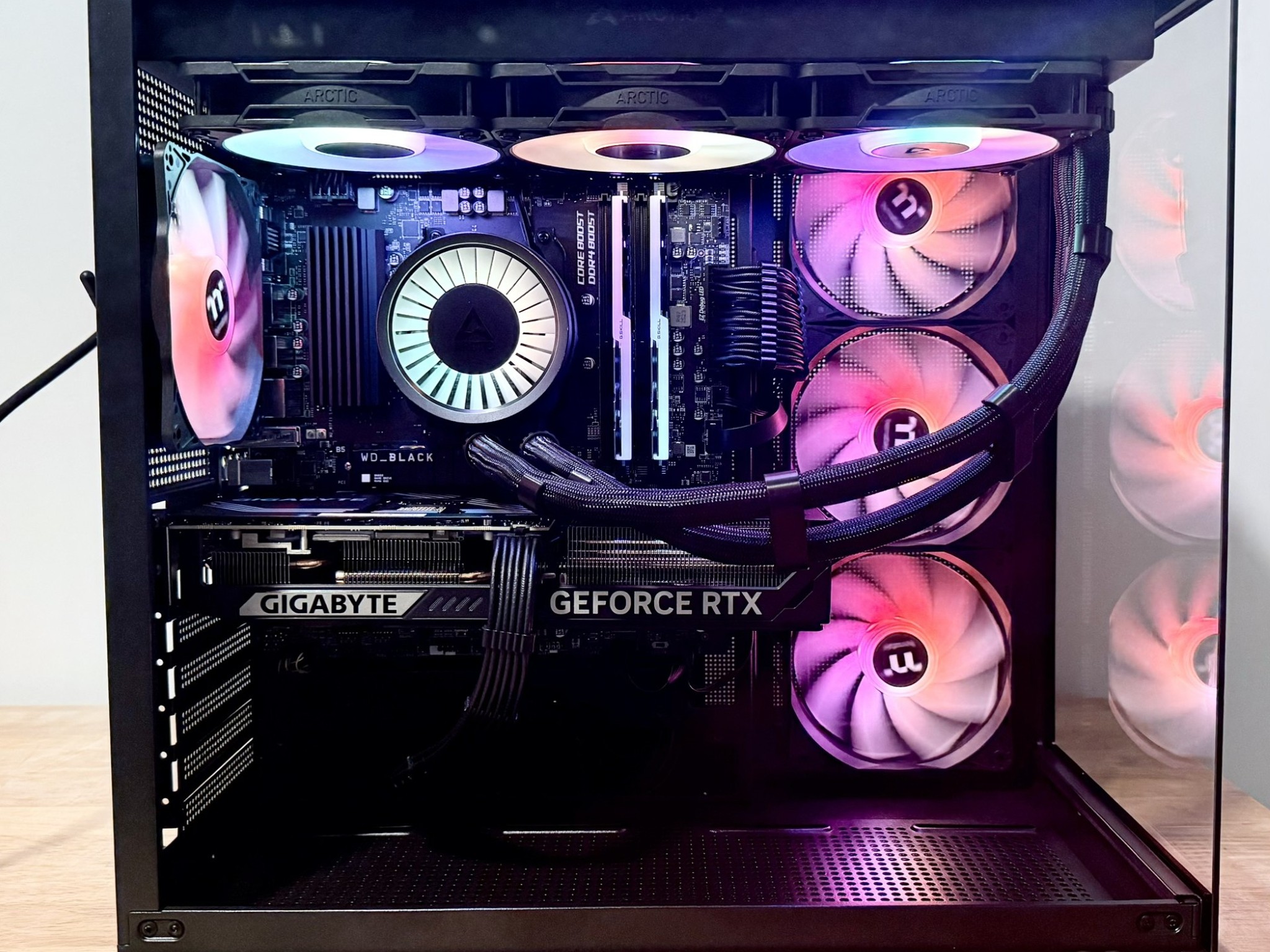 Thermaltake 380 GeForce RTX 5070 OC 12GB