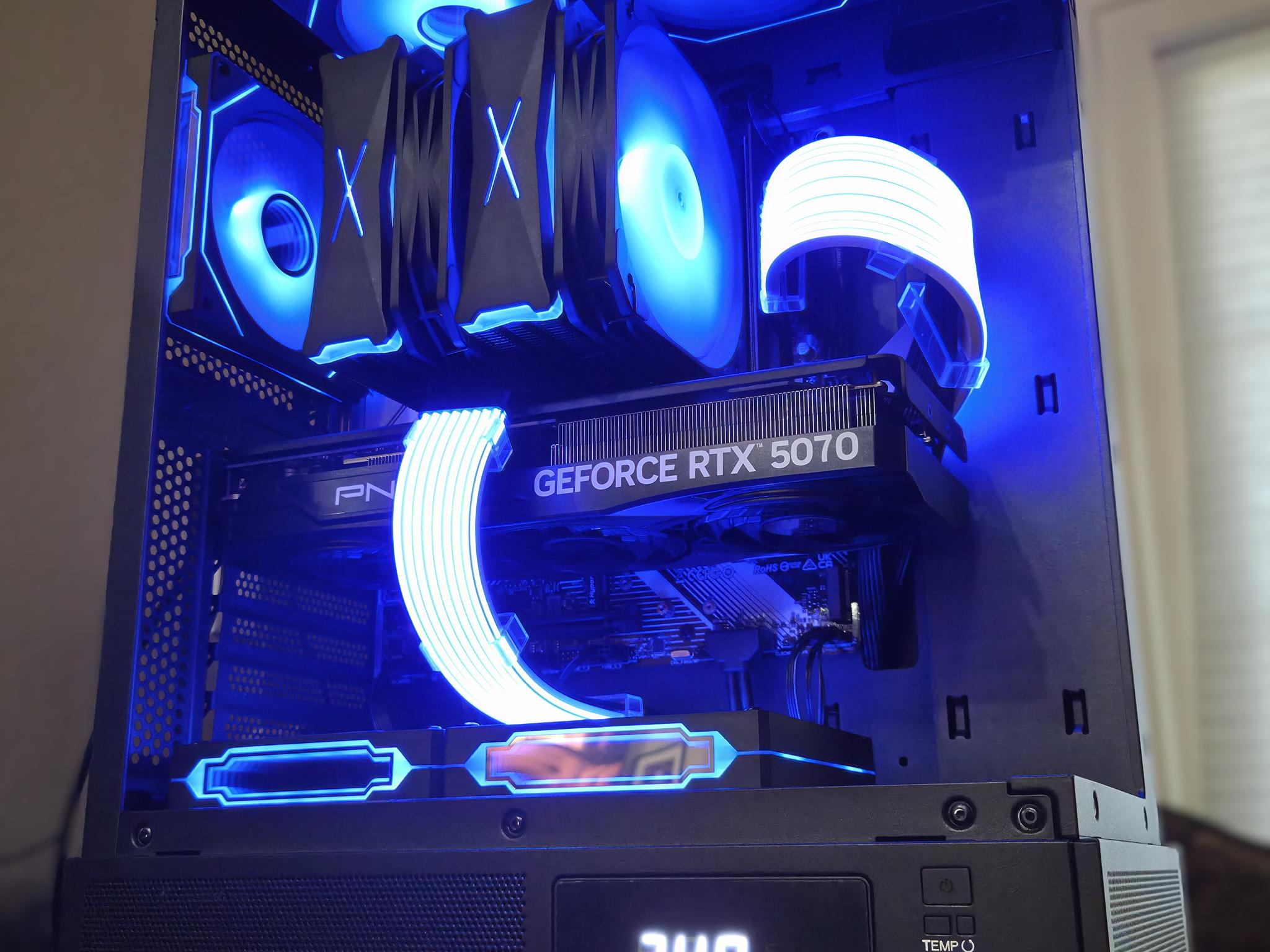 Super!💥 7700|5070|DDR5-32GB|2TB|Temp Display