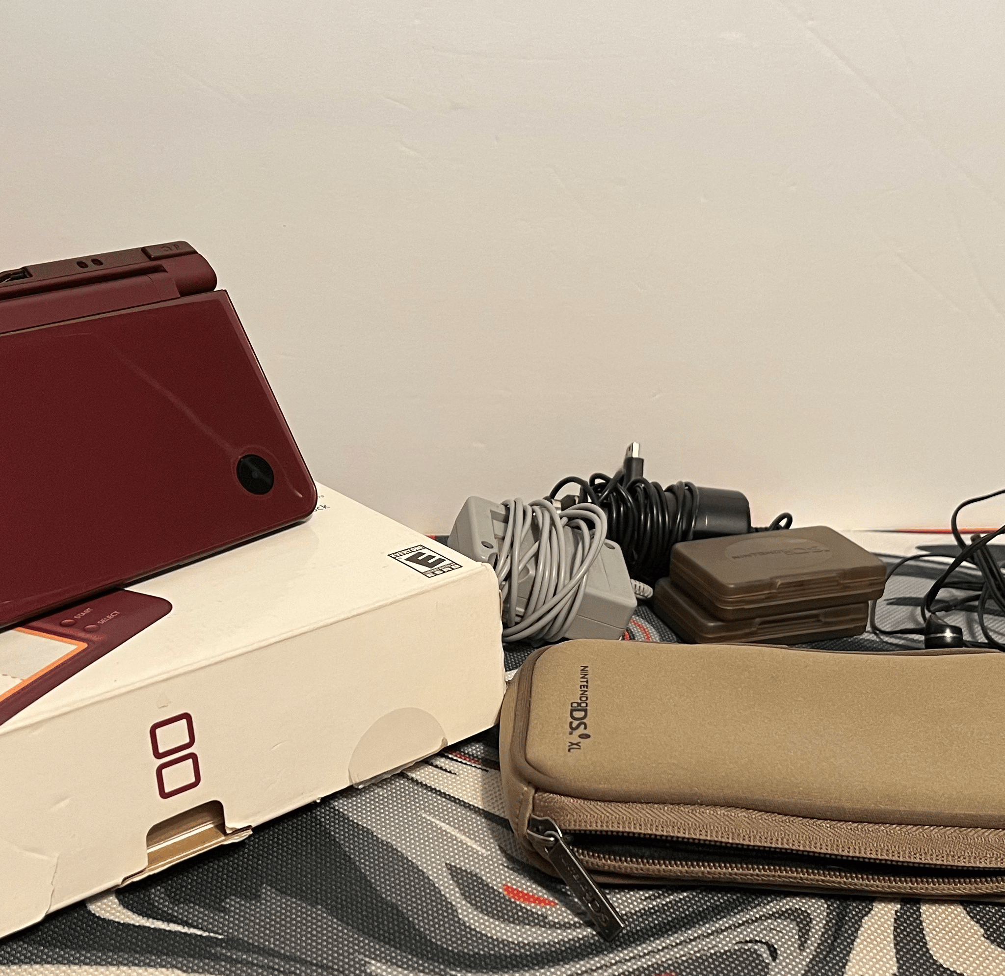 Nintendo DSi XL Burgundy  *BUNDLE*
