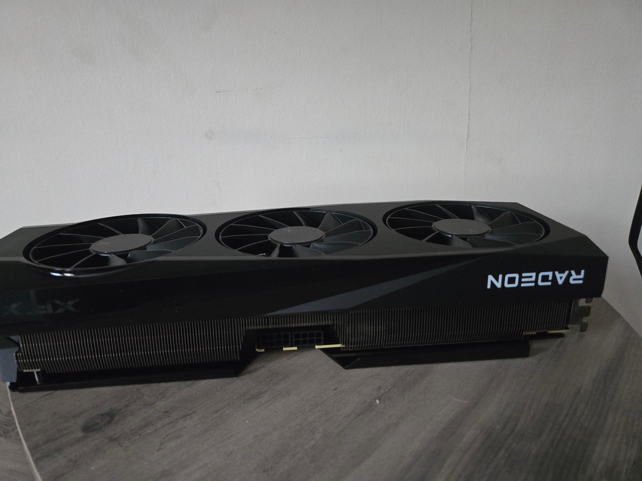 XFX QuickSilver RX 9070 OC White Gaming Edition - Image 1