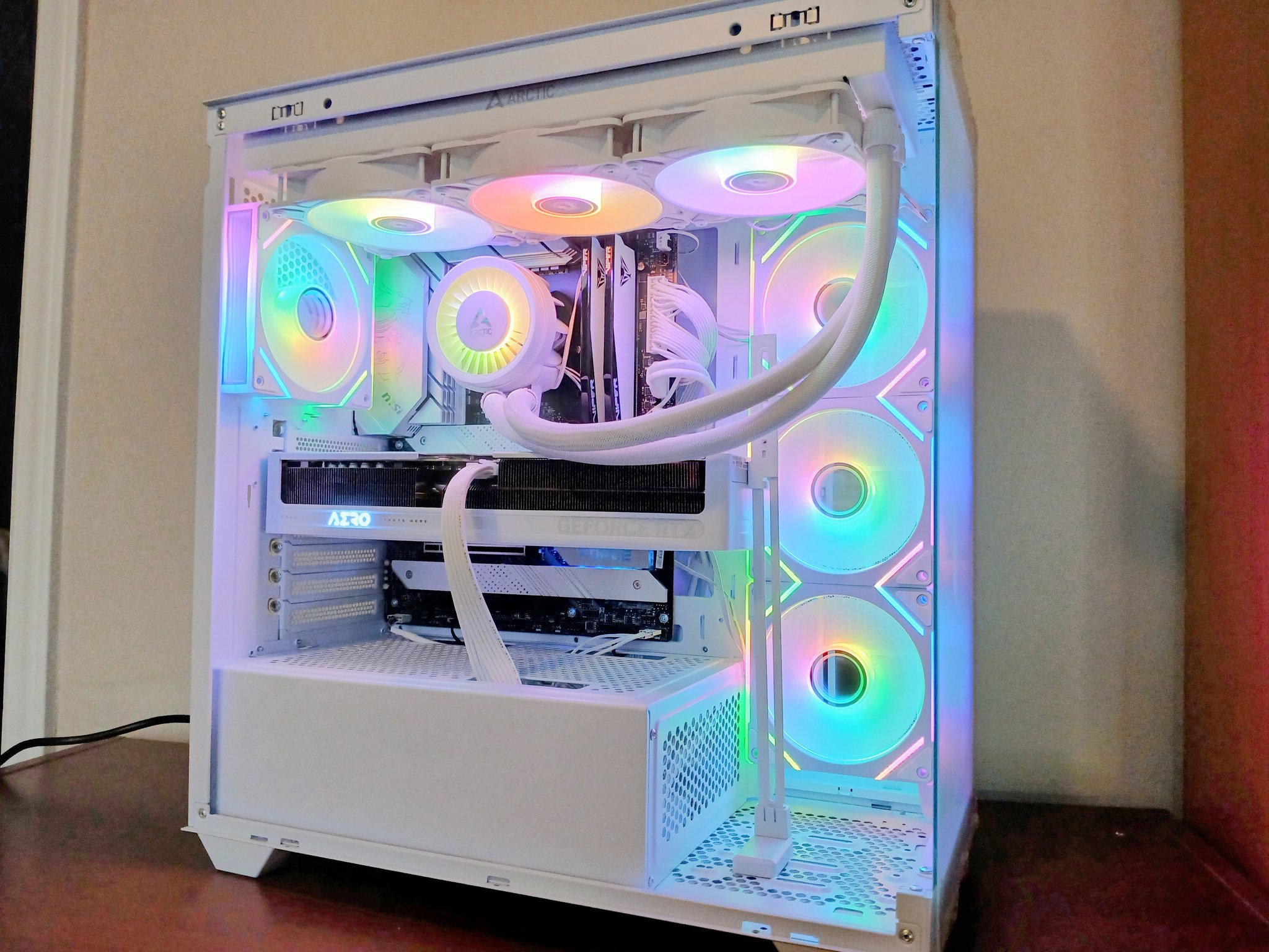 4K Gaming White | RTX 5070 12GB | Intel Core i5 14600K | 32GB RAM DDR5