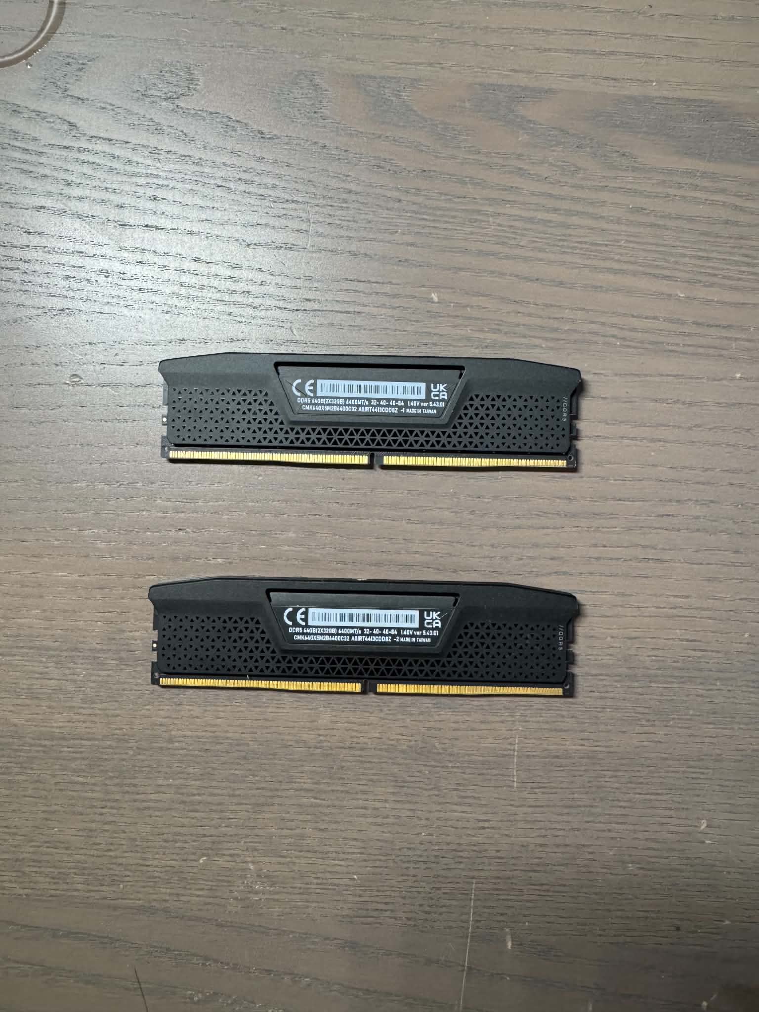 CORSAIR VENGEANCE DDR5 RAM 64GB (2x32GB) 6400 MHZ CL32